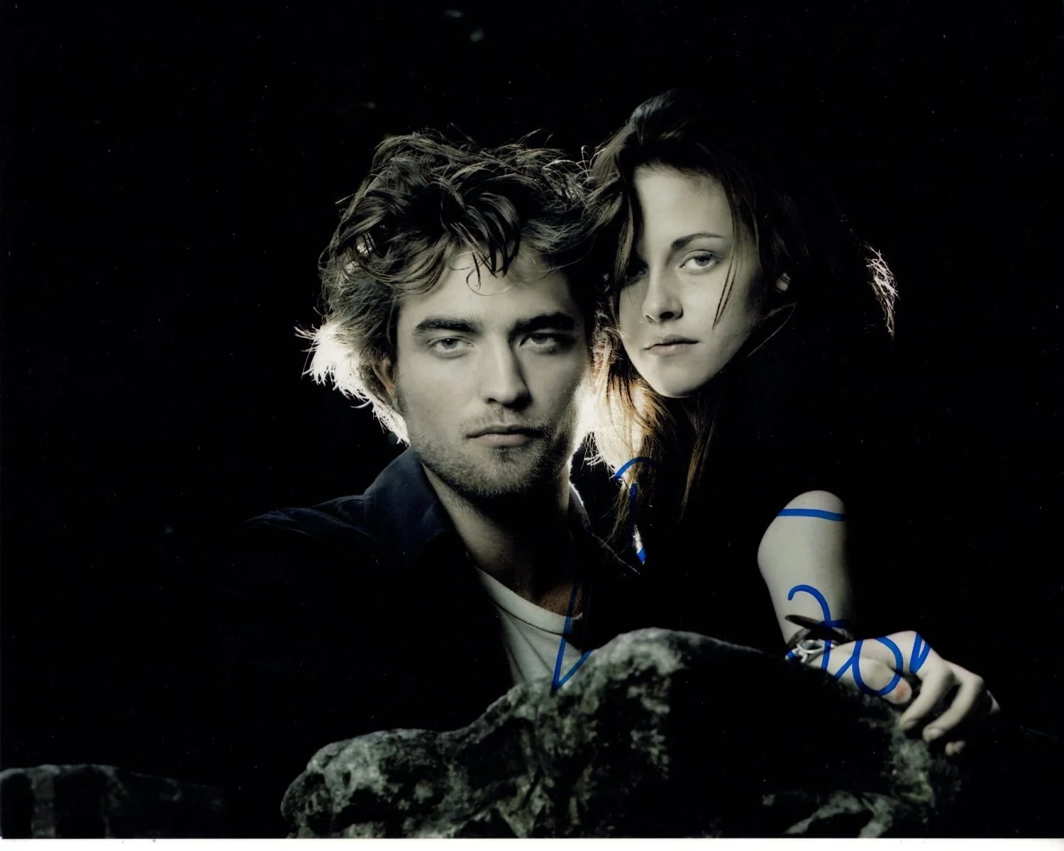 Kristen Stewart and Robert Pattison — KRISTEN STEWART and ROBERT PATTINSON signed autographed 8x10 TWILIGHT photo