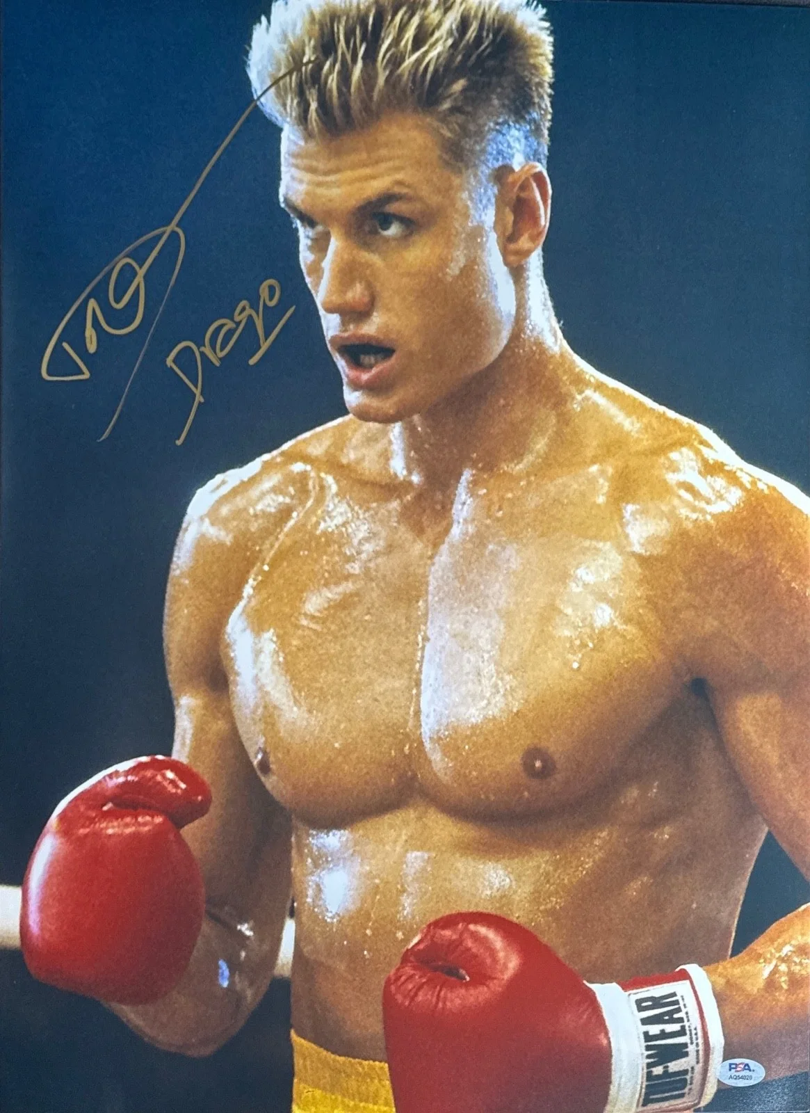Dolph Lundgren — Dolph Lundgren Signed 16x20 Rocky IV Photo 'Drago' PSA AQ54020, image 2