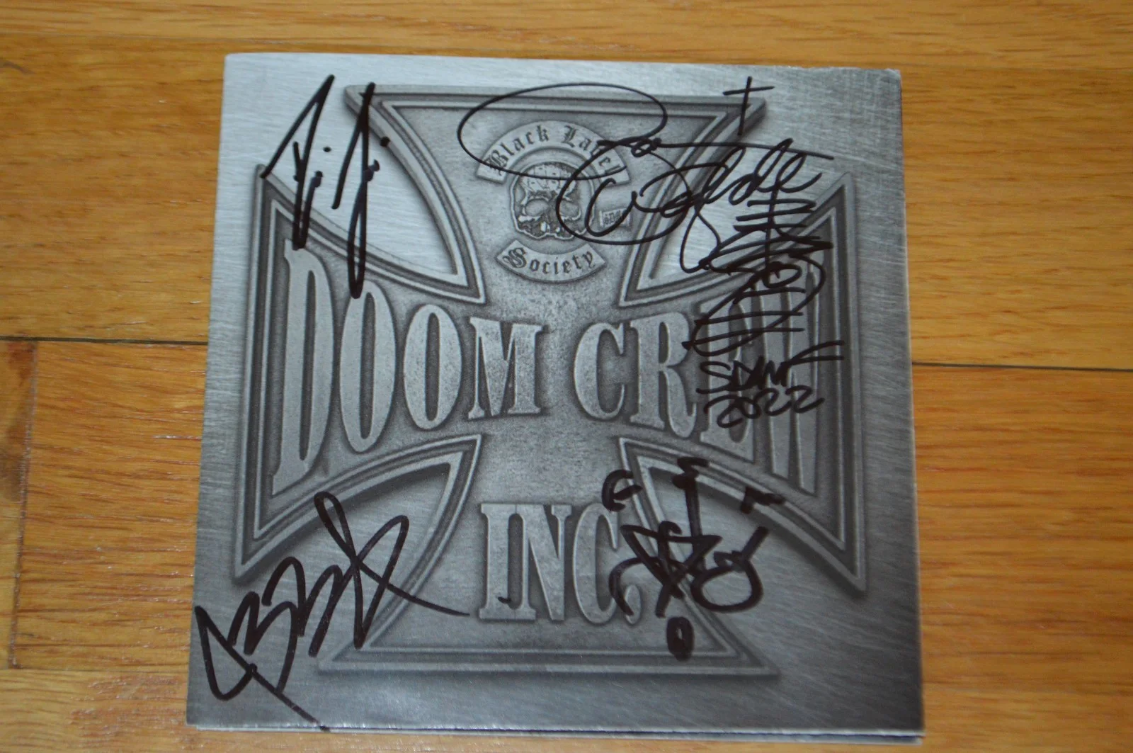 Black Label Society Entire Band Signed "Doom Crew Inc" CD Insert w/ JSA COA, image 2