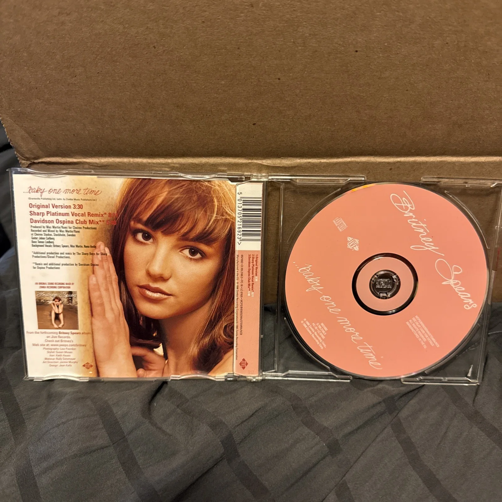 BRITNEY SPEARS SIGNED BABY ONE MORE TIME CD AUTO 100% Authentic Early Signature, изображение 3