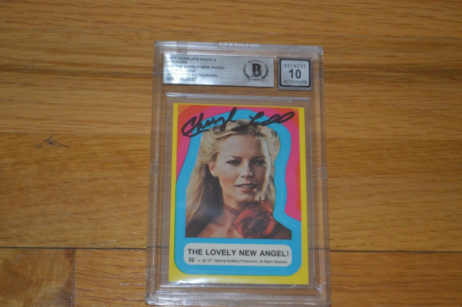 Cheryl Ladd — Cheryl Ladd Signed 1977 Topps Charlies Angels Trading Card ~ BGS Encapsulated, изображение 4
