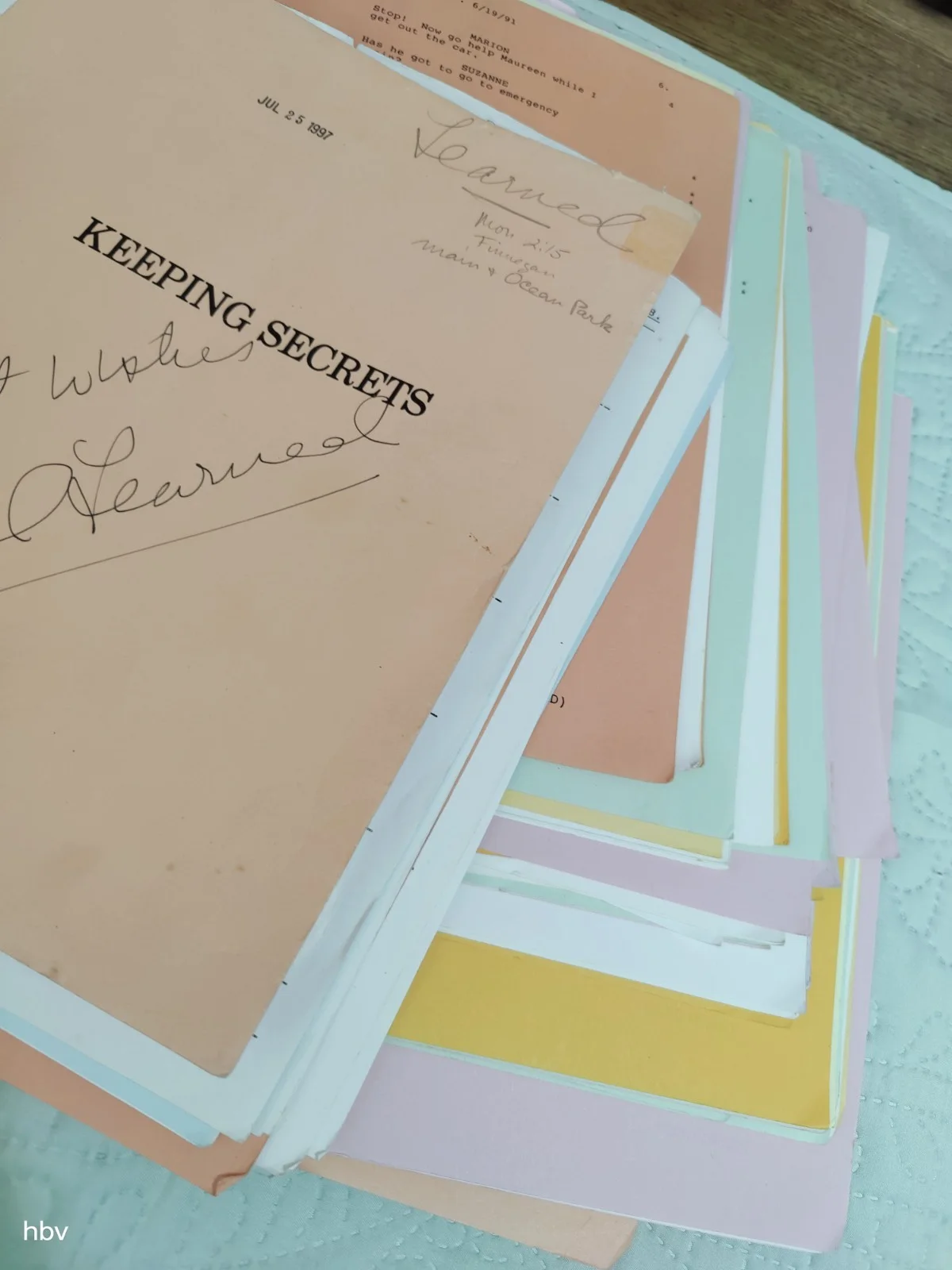 Michael Learned — Original Michael Learned Signed/Used Keeping Secrets Movie Script, изображение 2