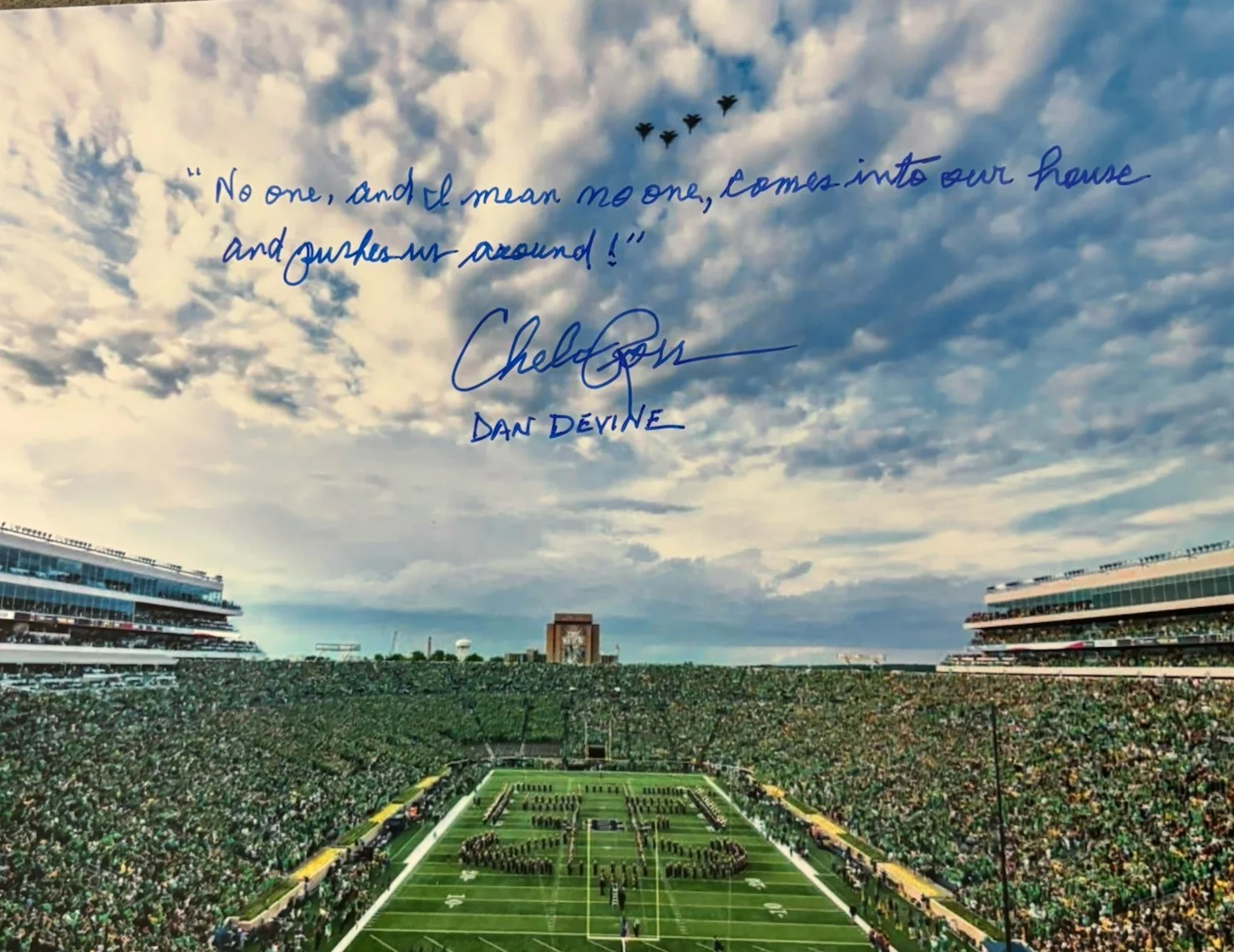 CHELCIE ROSS — CHELCIE ROSS SIGNED "DAN DEVINE" RUDY 1993 NOTRE DAME STADIUM 8X10 WITH QUOTE