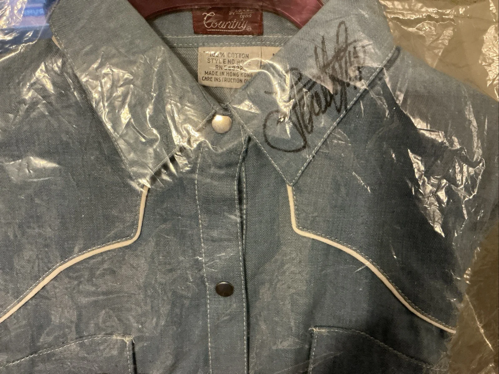 A Western Shirt Owned And Autographed By Loretta Lynn Our Queen Of Country Music, изображение 3