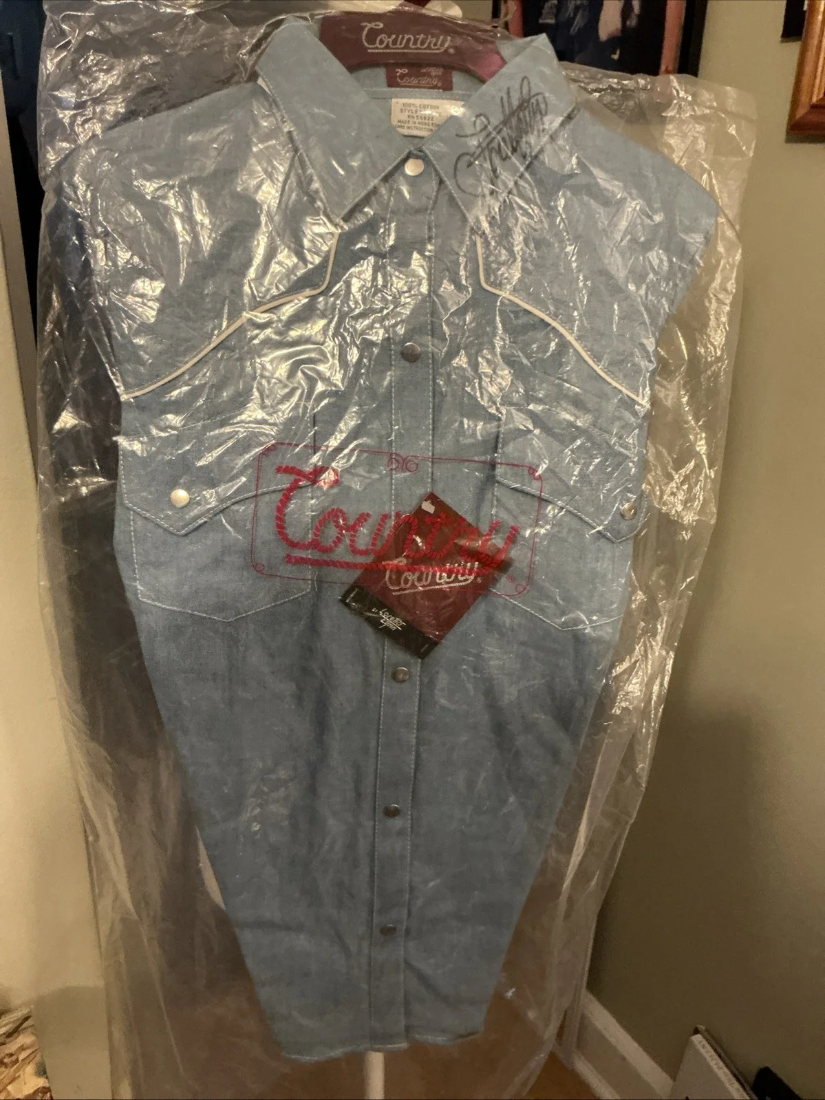 A Western Shirt Owned And Autographed By Loretta Lynn Our Queen Of Country Music, изображение 5