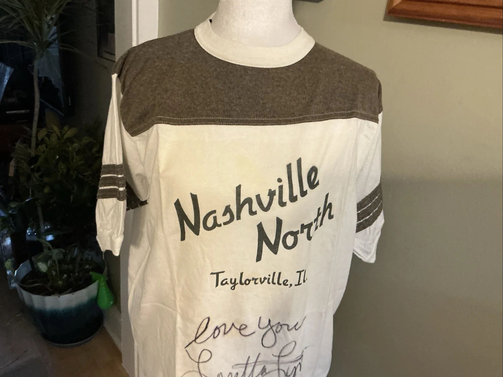LORETTA LYNN PERSONAL ITEM WORN AND AUTOGRAPHED BY OUR QUEEN, image 3