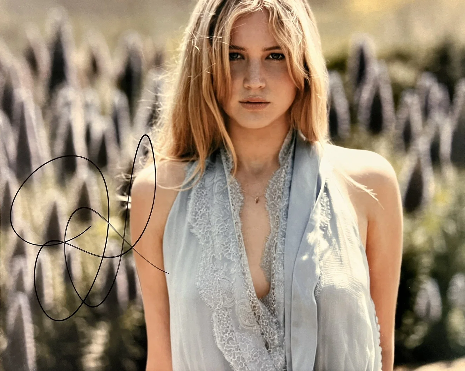 Jennifer Lawrence — Jennifer Lawrence Signed Photo W/COA The Hunger Games Passengers X-Men