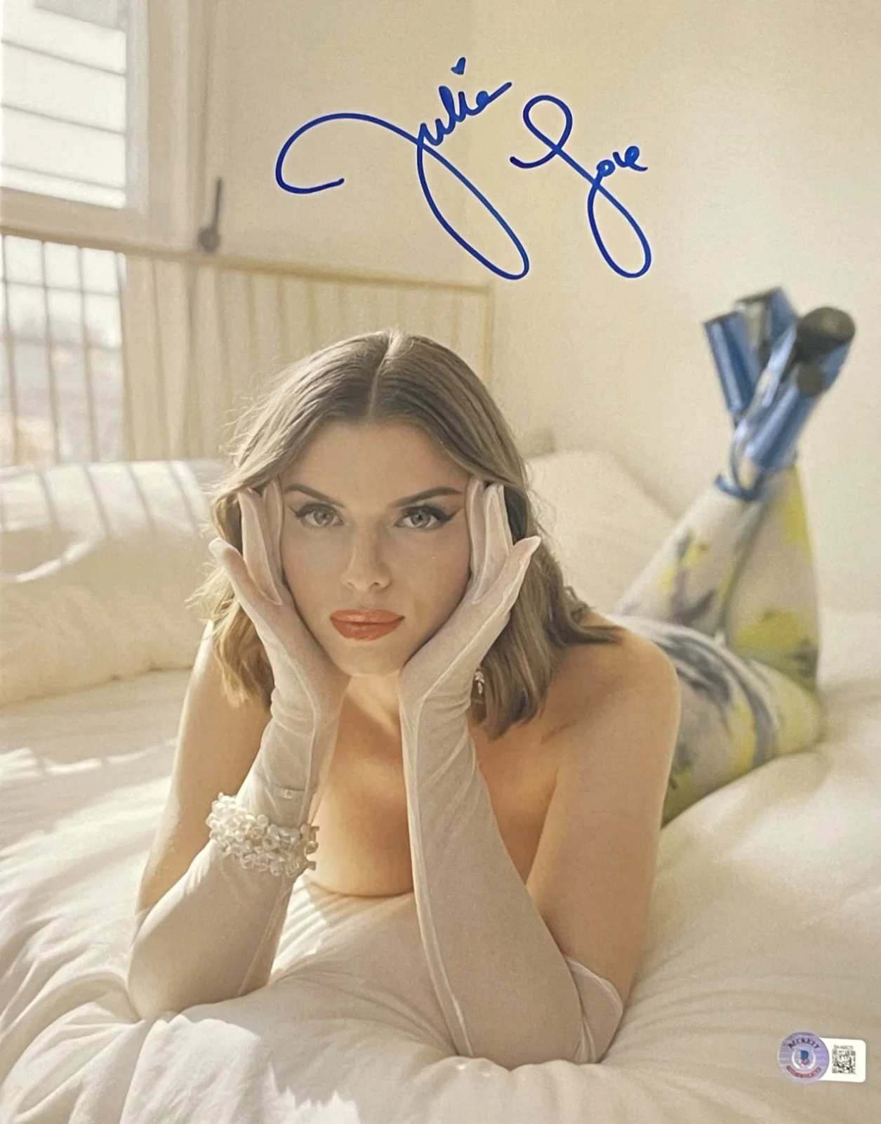Julia Fox — Hot Sexy Julia Fox Signed 11x14 Photo Uncut Gems Authentic Autograph Beckett