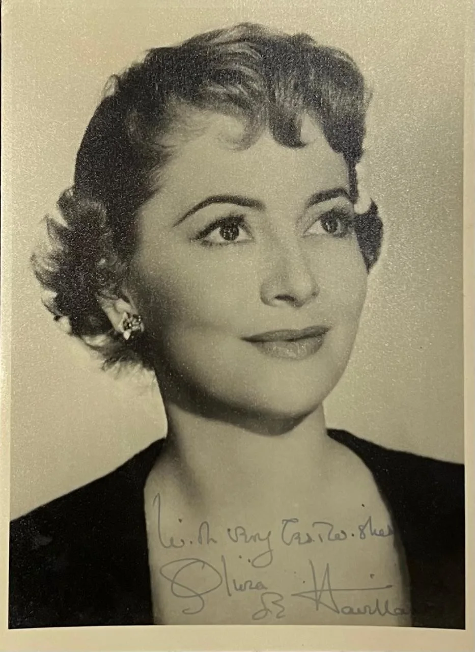 Olivia de Havilland — OLIVIA DE HAVILLAND HAND SIGNED AUTOGRAPHED PHOTO SIGNATURE