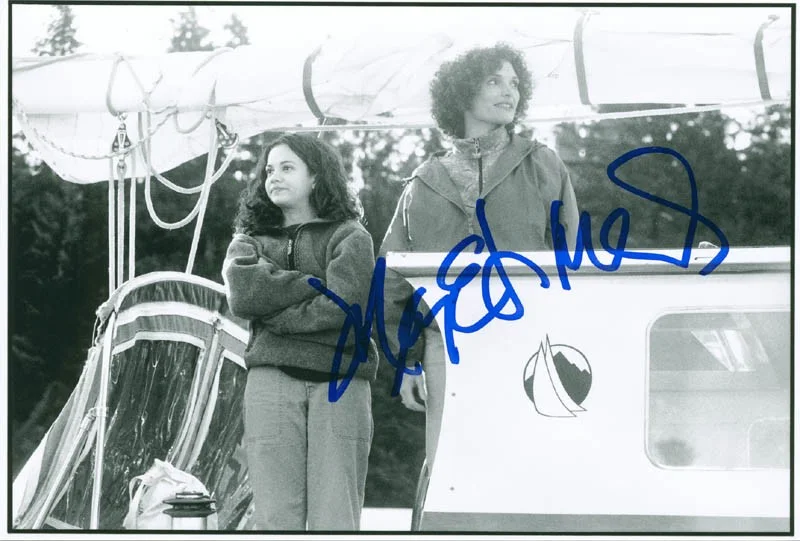 Mary Elizabeth Mastrantonio — MARY ELIZABETH MASTRANTONIO - AUTOGRAPHED SIGNED PHOTOGRAPH