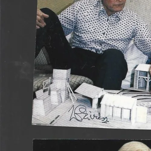 Original hand signed 6 x 6 magazine photo of Sir Laurence Olivier, изображение 2