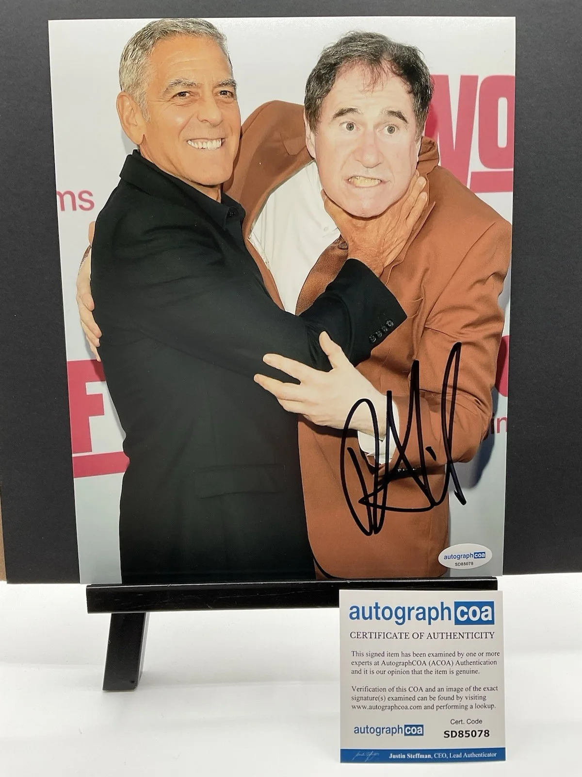 Richard Kind — Richard Kind Signed 8x10 George Clooney 8x10 ACOA Best Friends signed photo auto