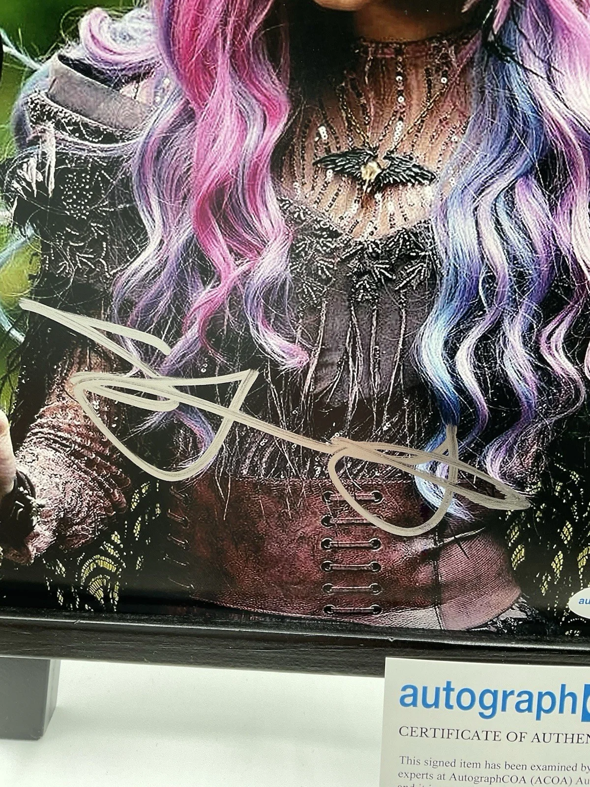 Sarah Jeffery — Sarah Jeffery signed 8x10 Descendants signed 8x10 ACOA Sarah Jeffery photo auto, image 2