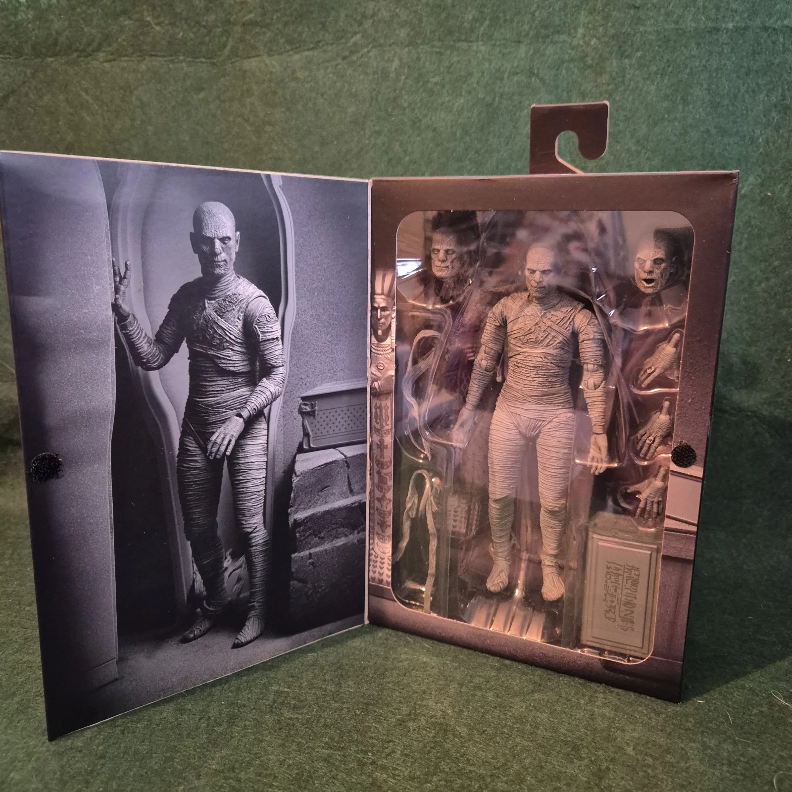 NECA Universal Monsters Ultimate The Mummy Boris Karloff 7" Figure MIB Boxed, изображение 3