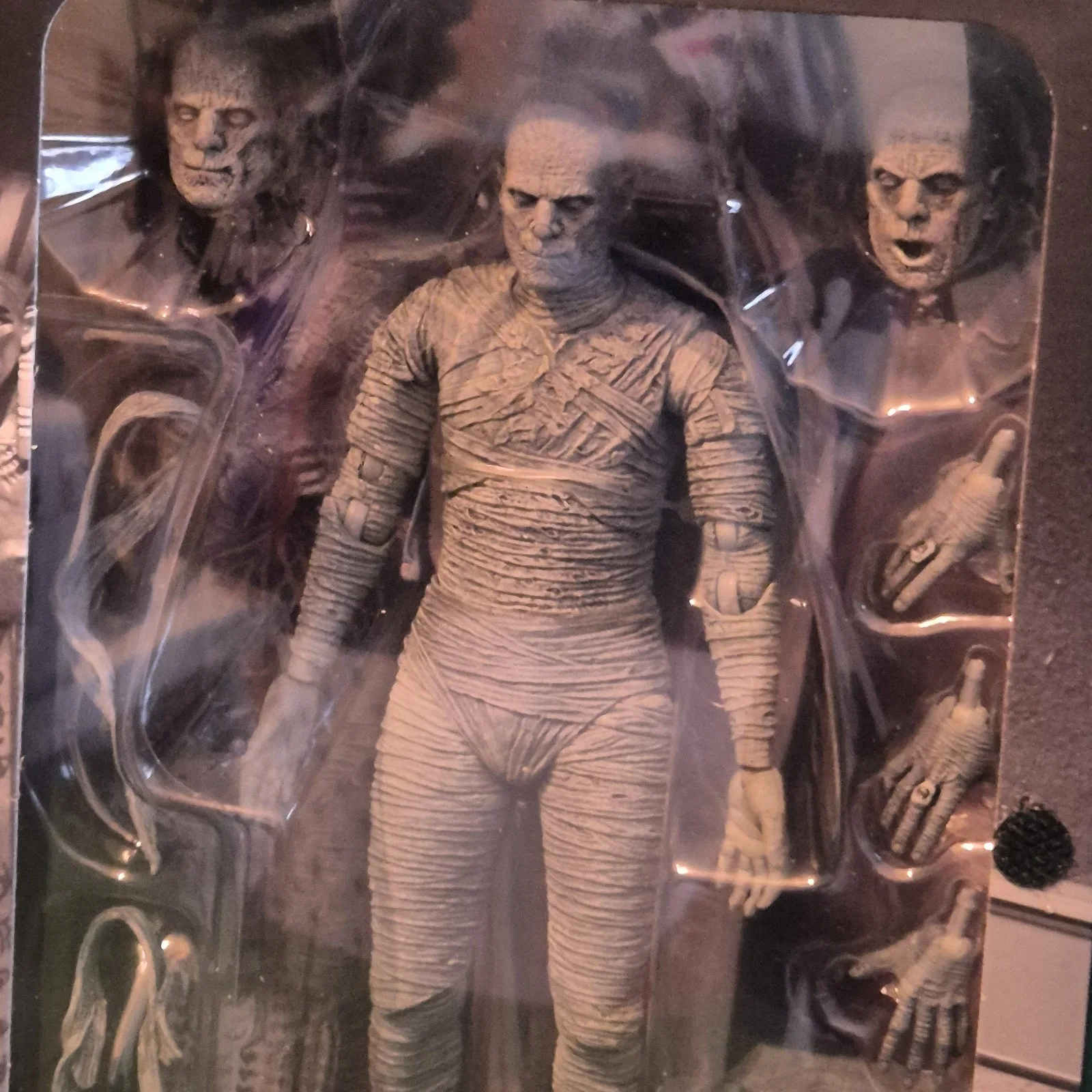NECA Universal Monsters Ultimate The Mummy Boris Karloff 7" Figure MIB Boxed, изображение 4