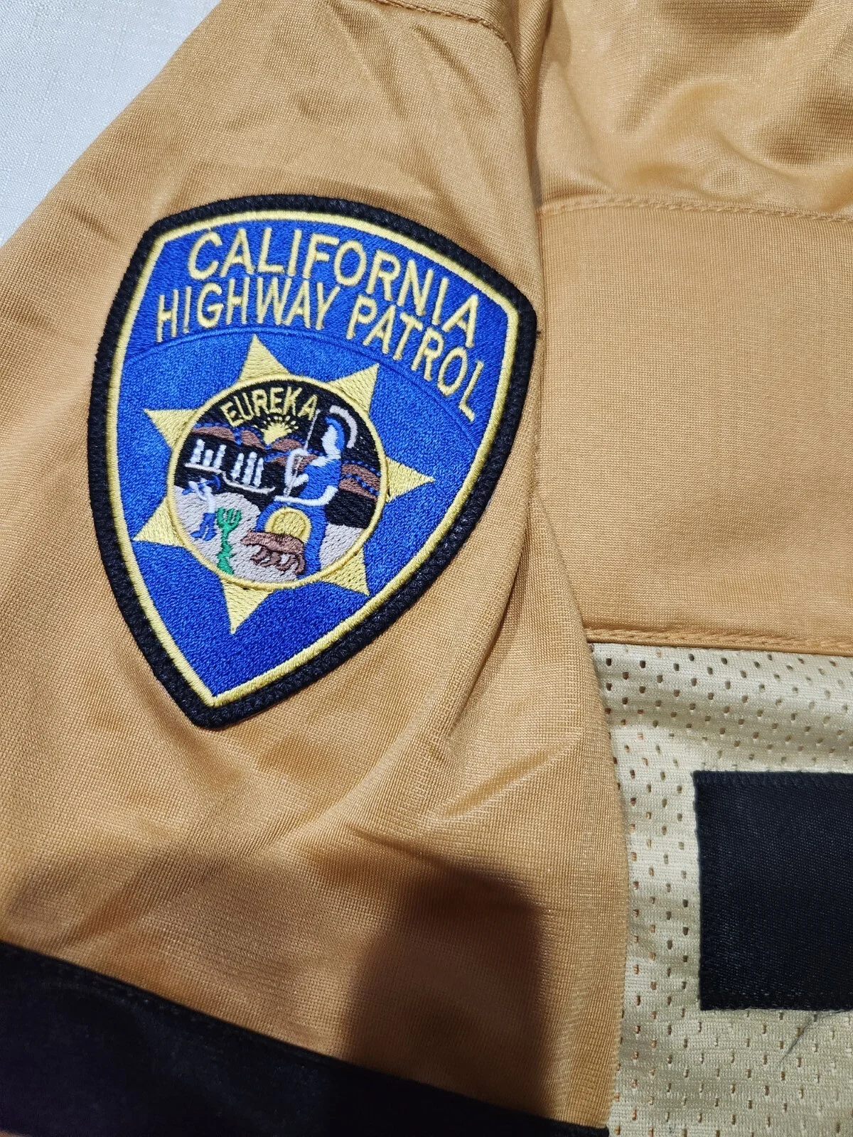 Erik Estrada, Larry Wilcox — Erik Estrada & Larry Wilcox Signed CHP CHiPs JERSEY Shirt Ponch Jon JSA COA, изображение 2