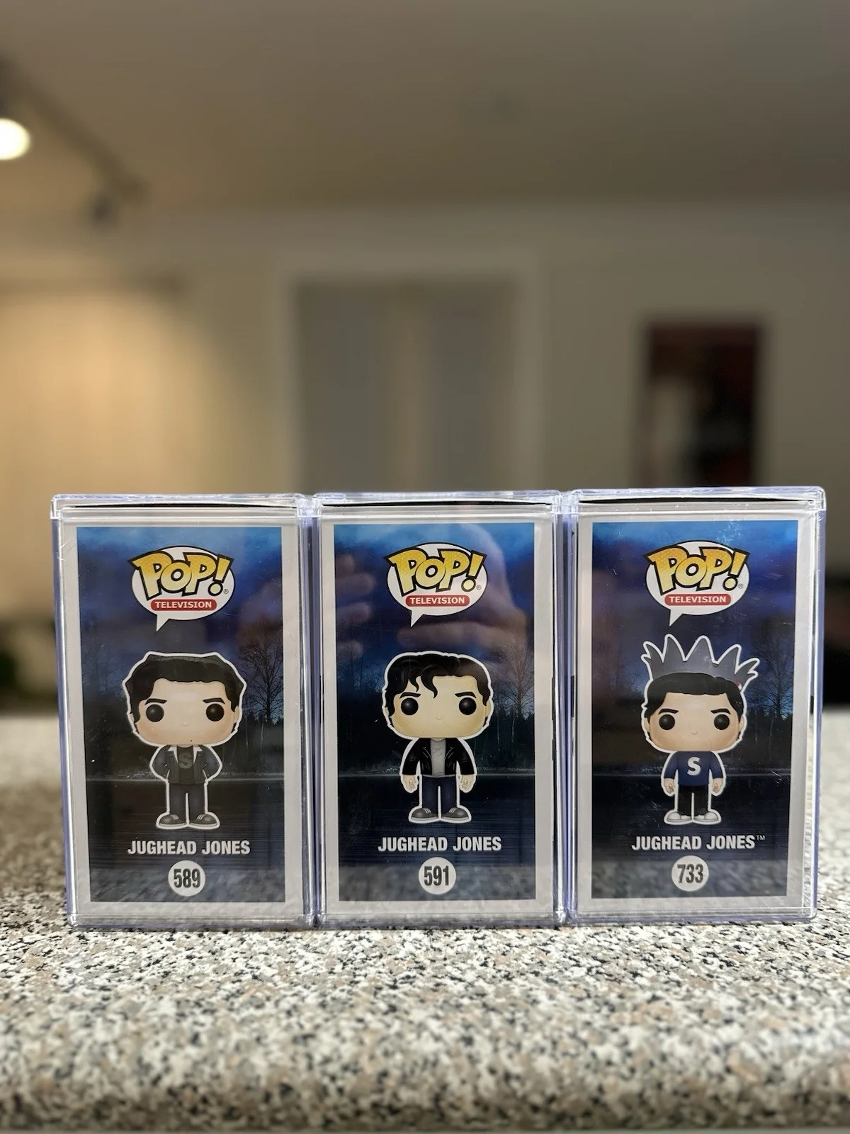 Cole Sprouse Signed Jughead Jones #591 Hot Topic Exclusive Funko Pop – Protector, изображение 2