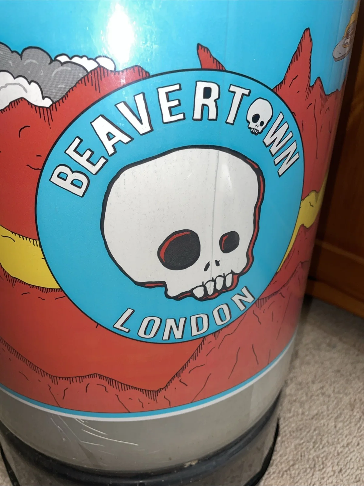 VENOM 2 Beavertown Beer Barrel Original Movie Spiderman Film Prop Set Dressing, изображение 2