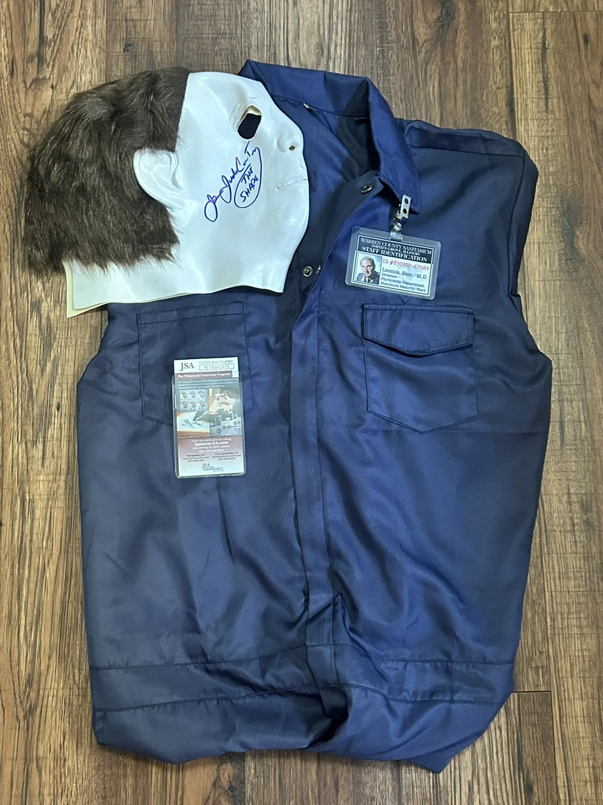 James Jude Courtney — James Jude Courtney Signed Michael Meyers Mask And Jumpsuit JSA COA Halloween