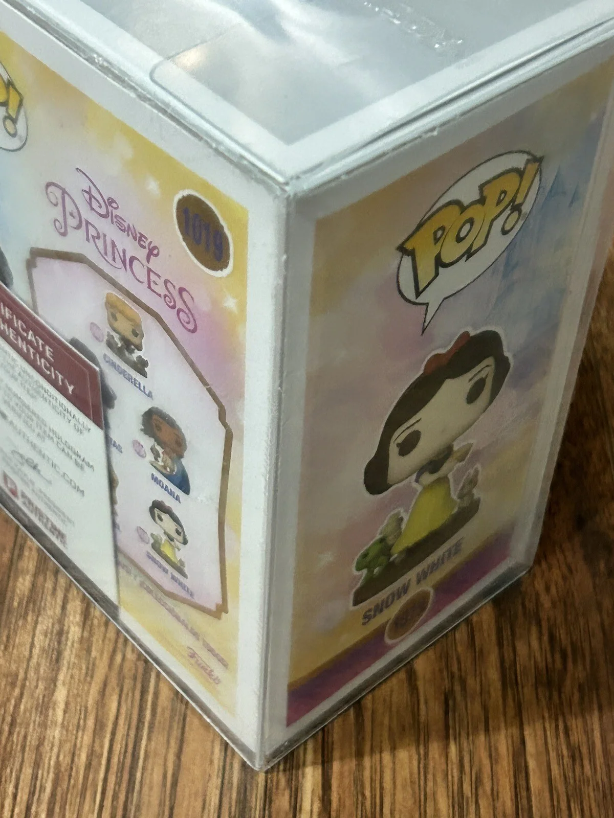 Katie Von Till — Signed Katie Von Till Funko Pop! #1019 Disney Princess Snow White Pristine COA, image 4