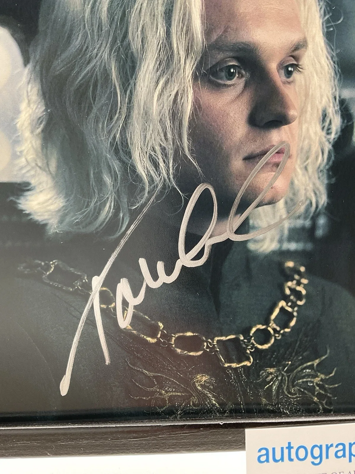Tom Glynn-Carney — Tom Glynn Carney signed 8x10 ACOA Game of Thrones signed 8x10 GOT House Dragon, изображение 2