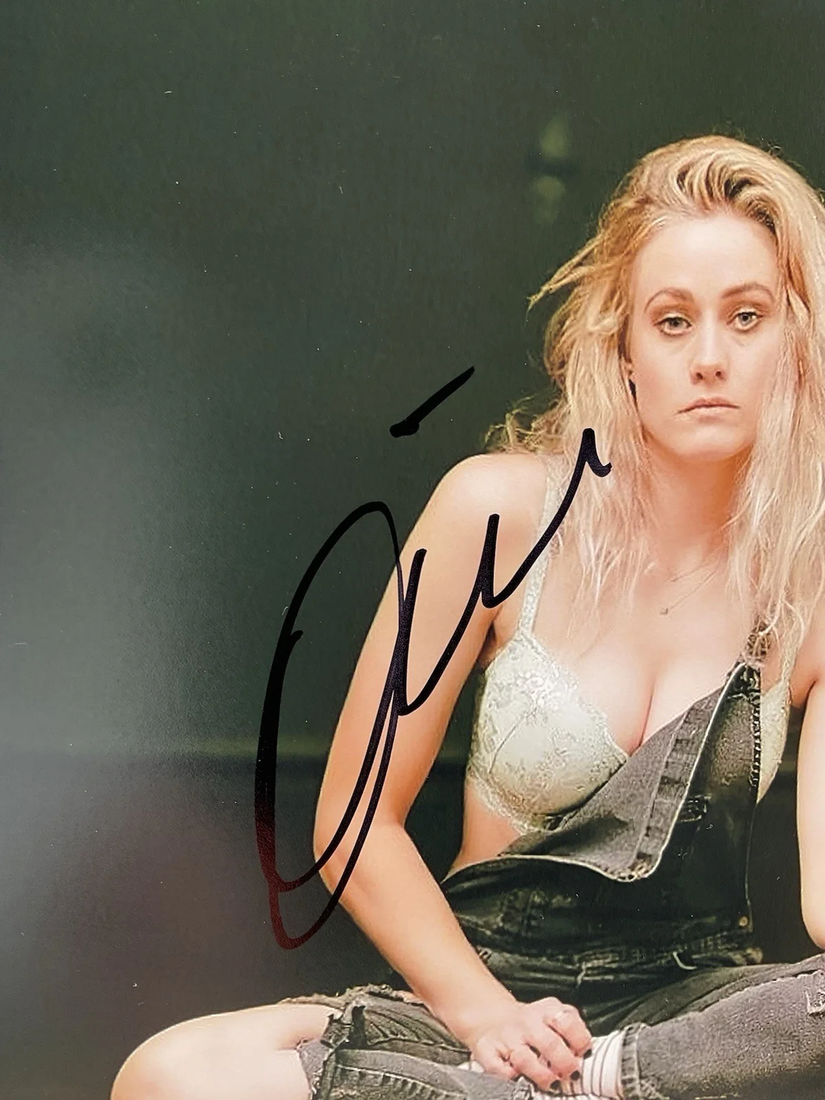 Olivia Taylor Dudley — Olivia Taylor Dudley signed 8x10 ‘The Magicians’ Signed 8x10 Photo ACOA auto, image 2