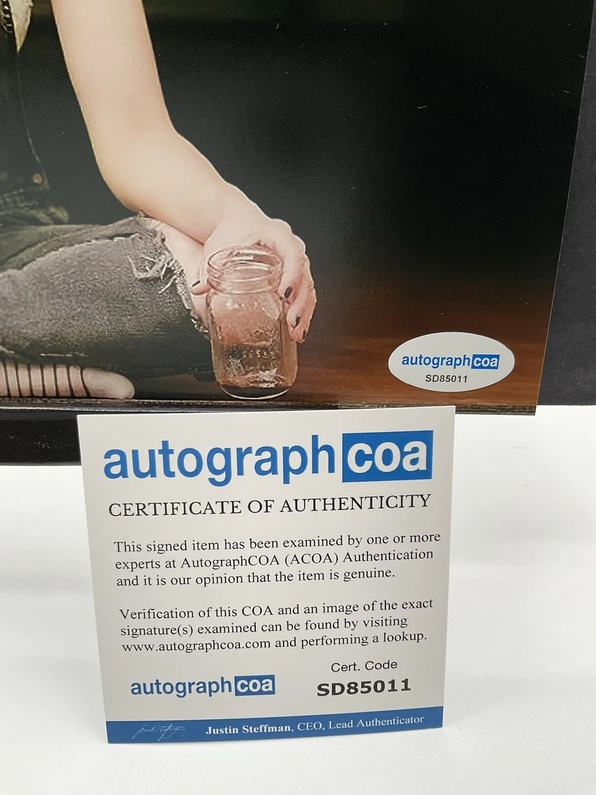 Olivia Taylor Dudley — Olivia Taylor Dudley signed 8x10 ‘The Magicians’ Signed 8x10 Photo ACOA auto, image 3