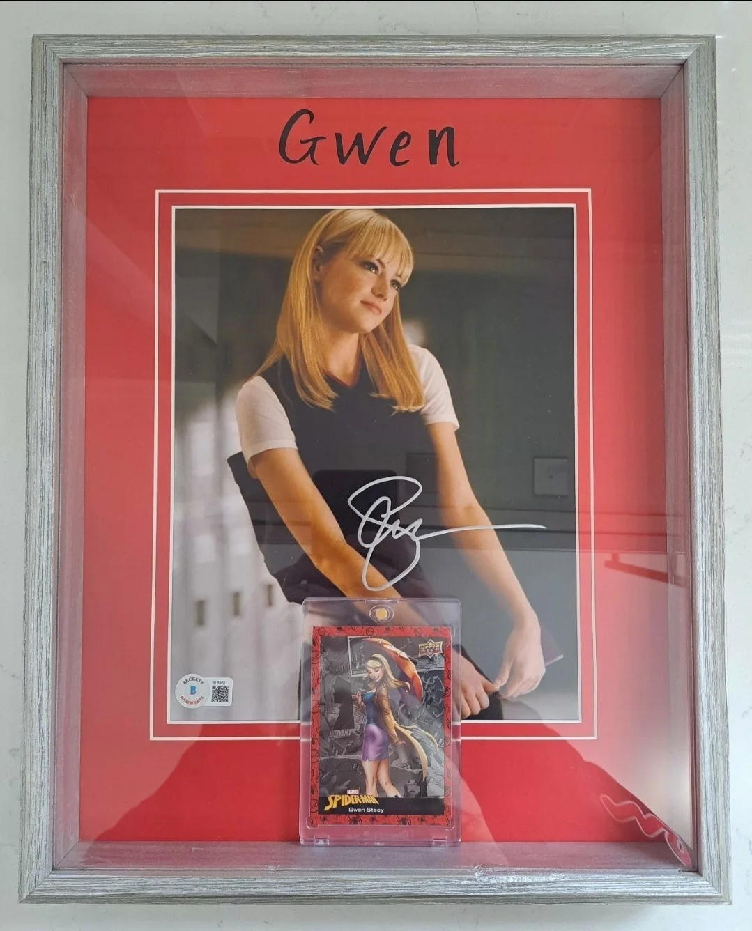 EMMA STONE as GWEN STACY Signed Shadowbox Framed UD Spider-Man Card Beckett BAS, изображение 3