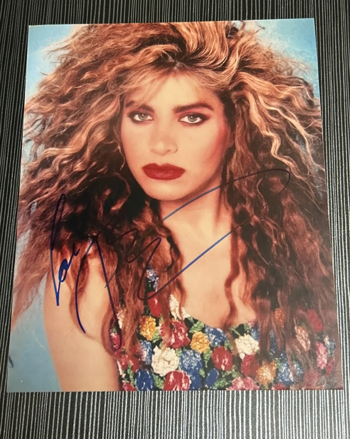 TAYLOR DAYNE SINGER Signed Autographed 8x10 Photo AUTHENTIC D, image 2
