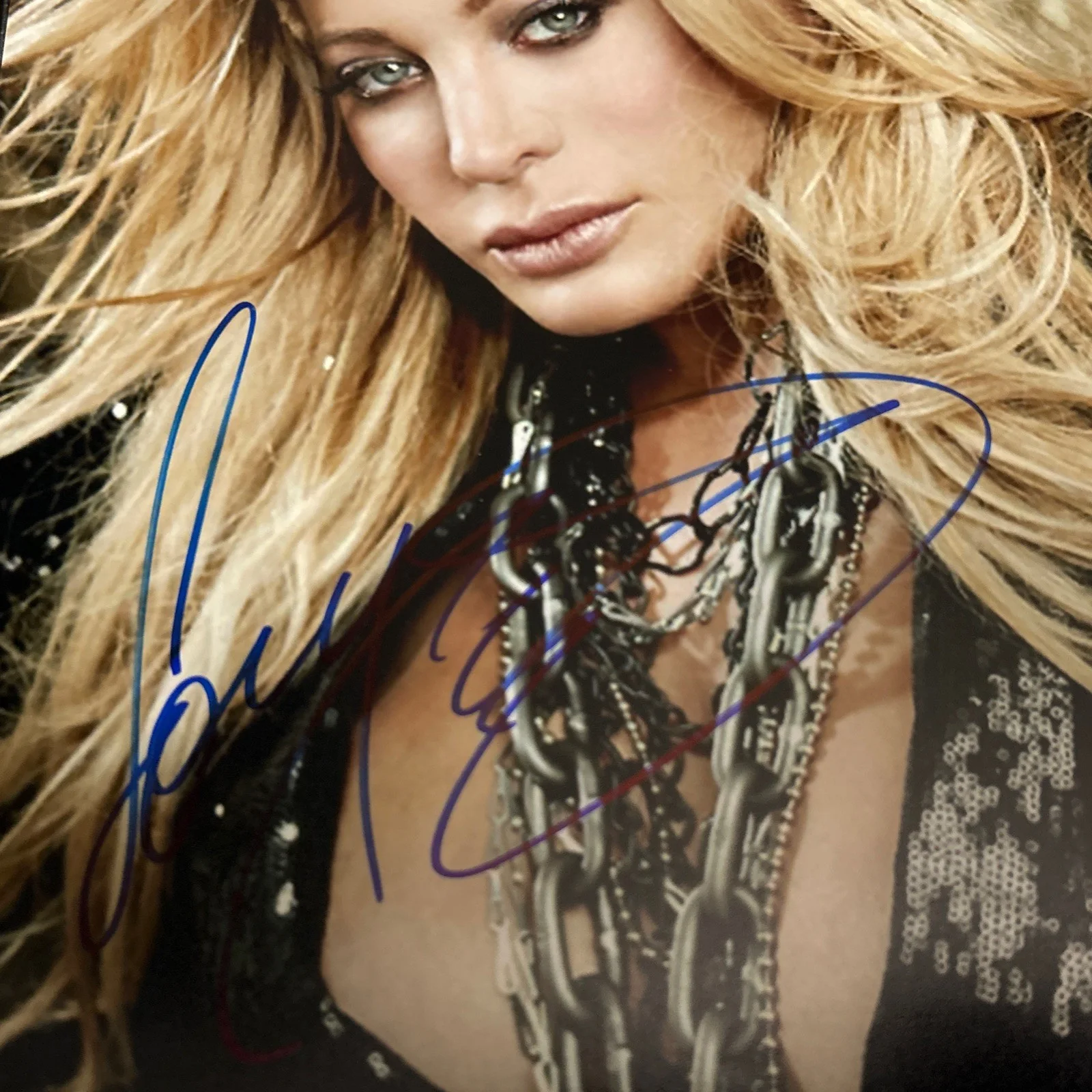 TAYLOR DAYNE SINGER Signed Autographed 8x10 Photo AUTHENTIC C, image 3