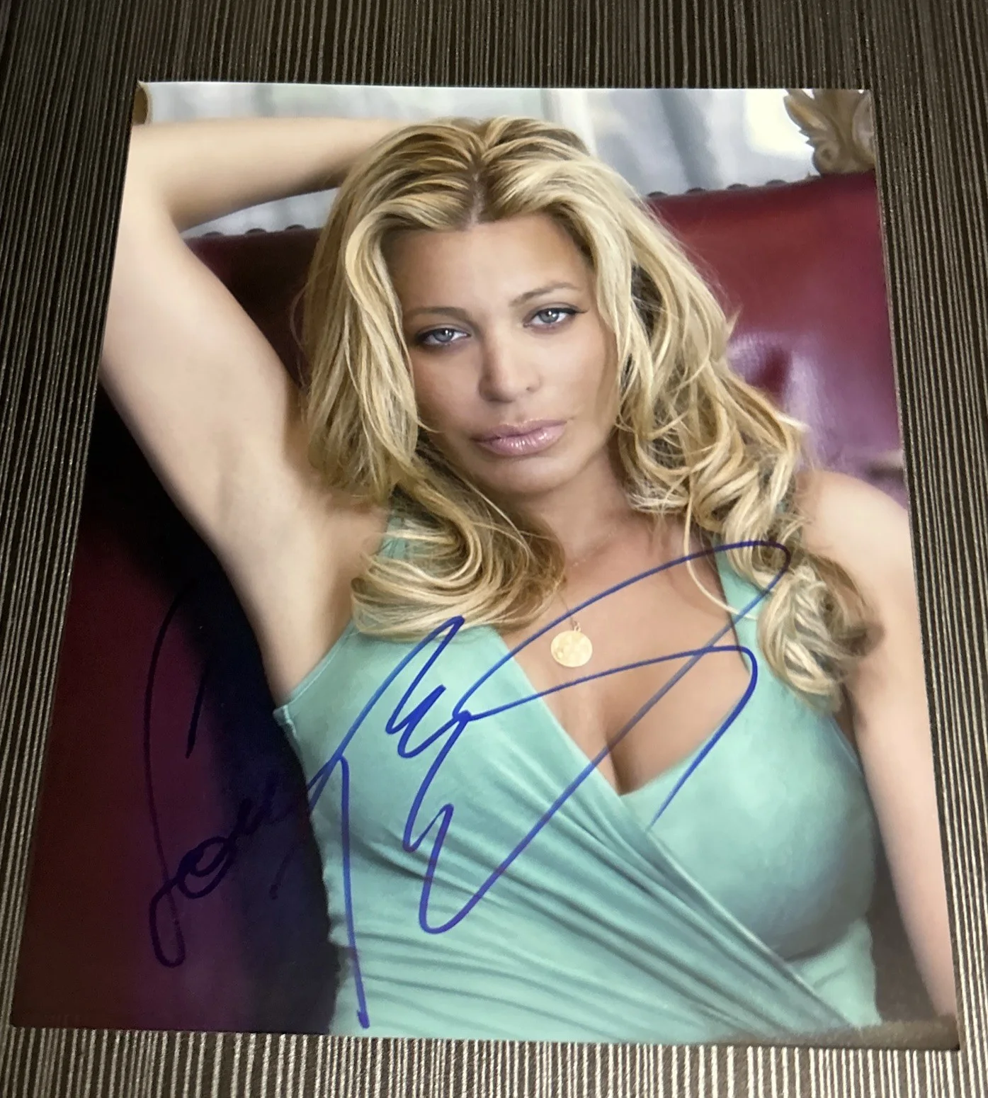 TAYLOR DAYNE SINGER Signed Autographed 8x10 Photo AUTHENTIC B, image 2