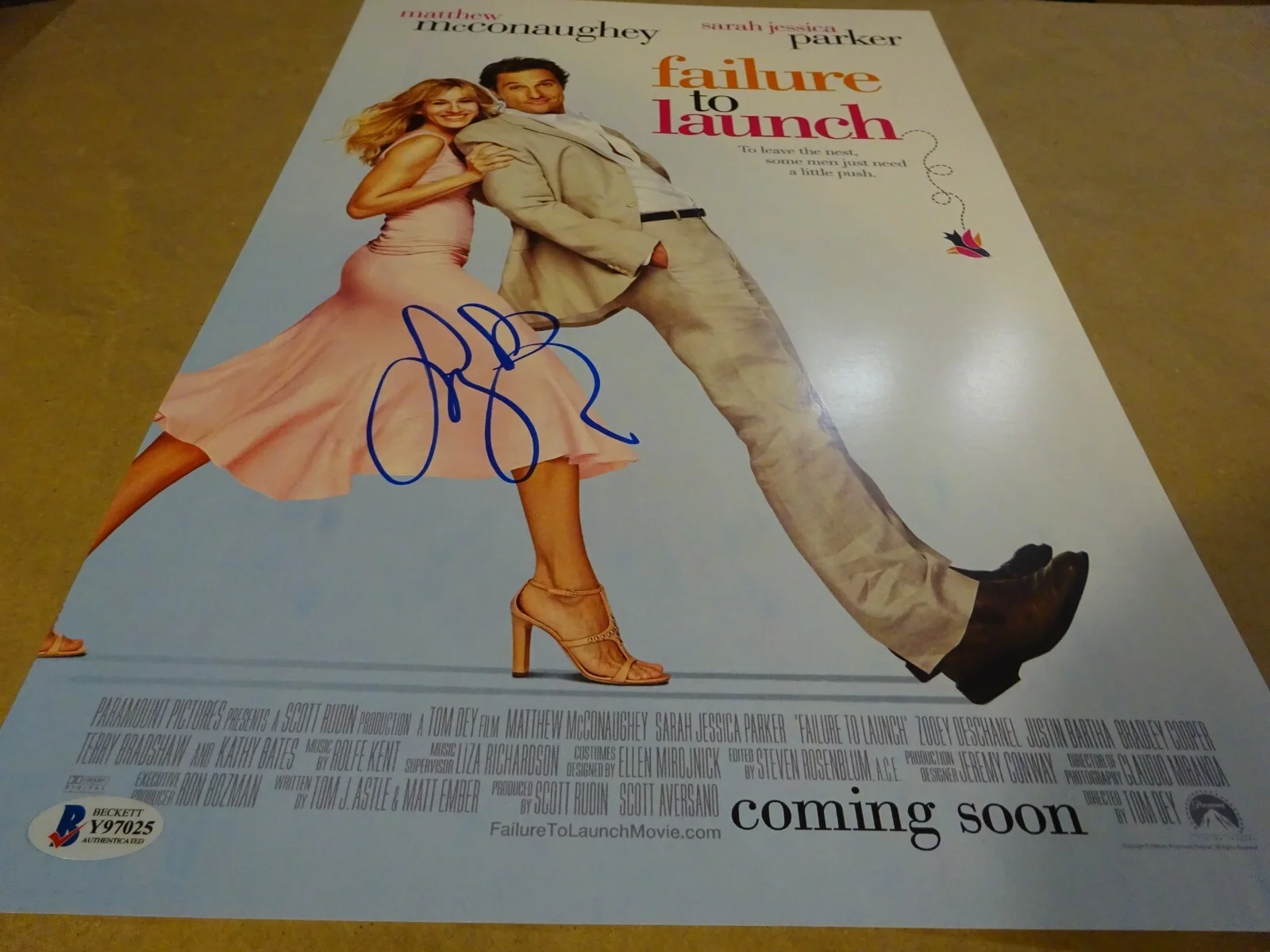 Sarah Jessica Parker — Signed Sarah Jessica Parker Autographed 11"x17" Failure To Launch Photo BAS COA, image 3