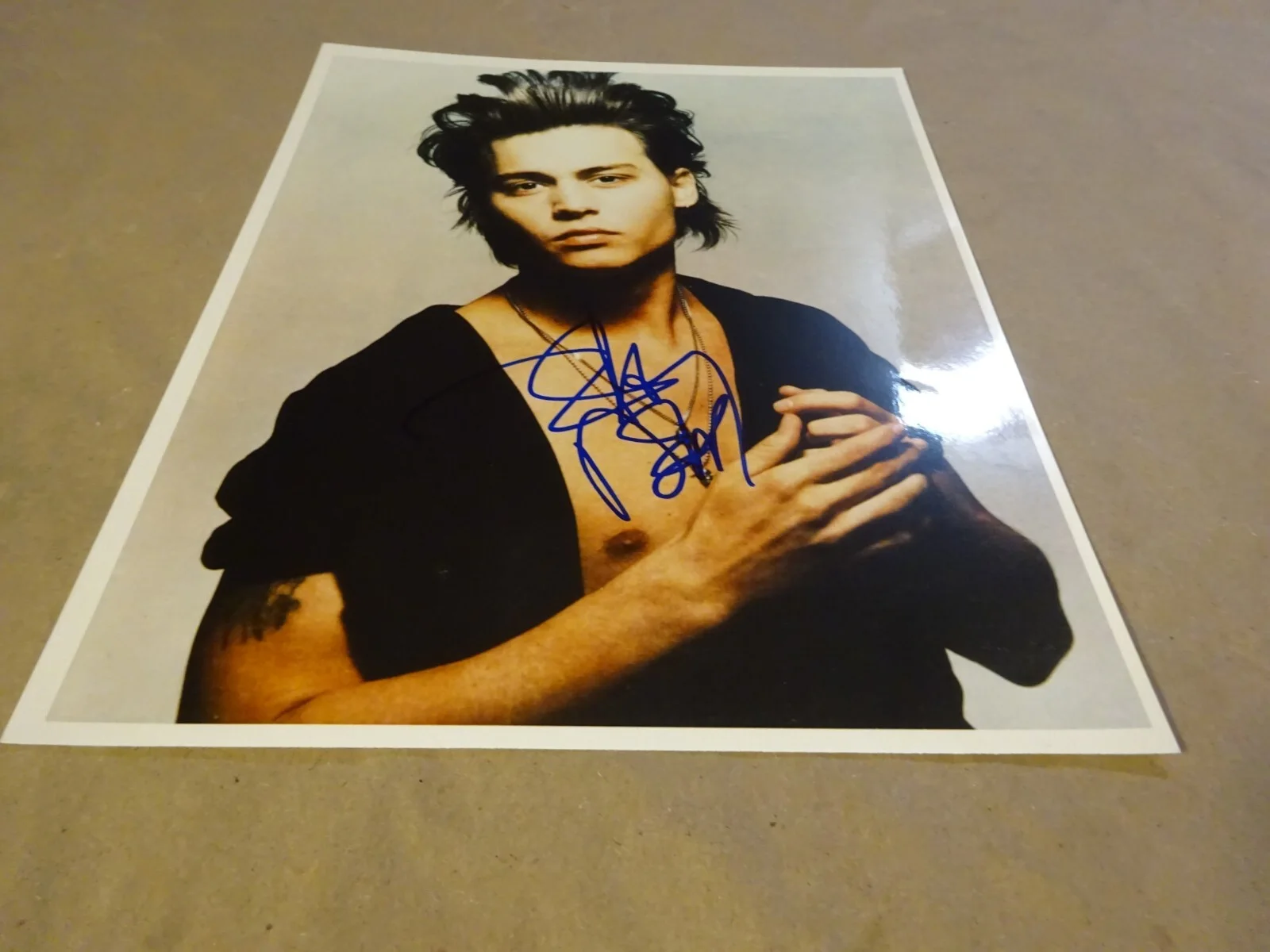 Johnny Depp — Signed Johnny Depp Autographed 8"x10" Photo Headshot Beckett BAS COA, image 2