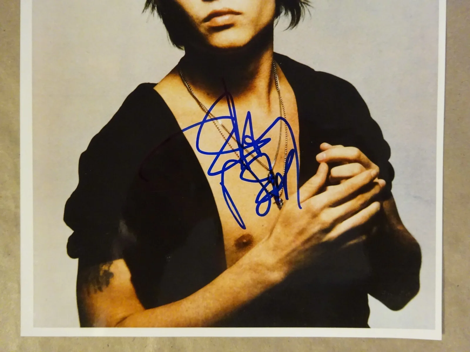 Johnny Depp — Signed Johnny Depp Autographed 8"x10" Photo Headshot Beckett BAS COA, image 3