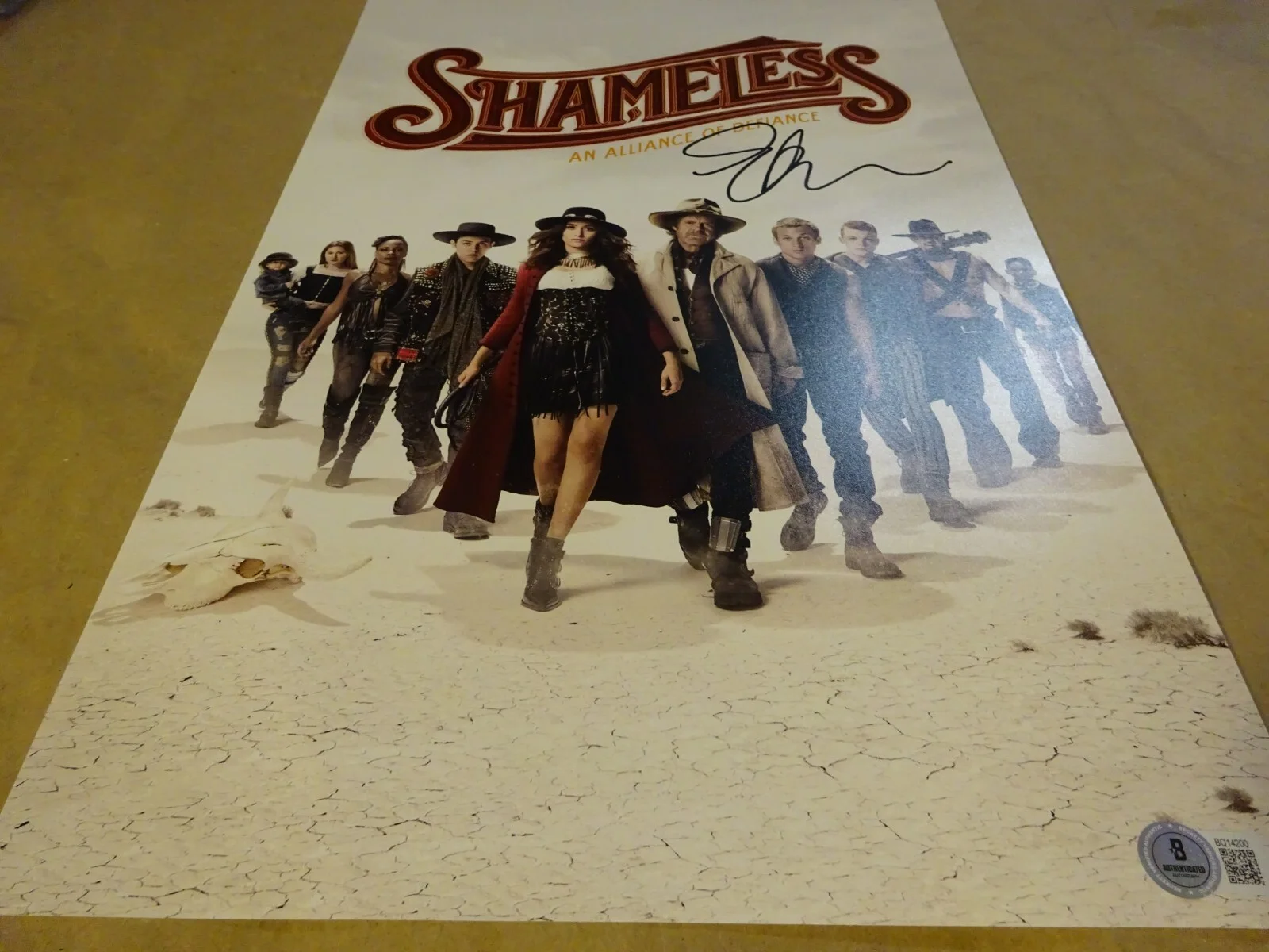 Emmy Rossum — Signed Emmy Rossum Autographed Shameless 11"x17" Photo Beckett COA, image 2