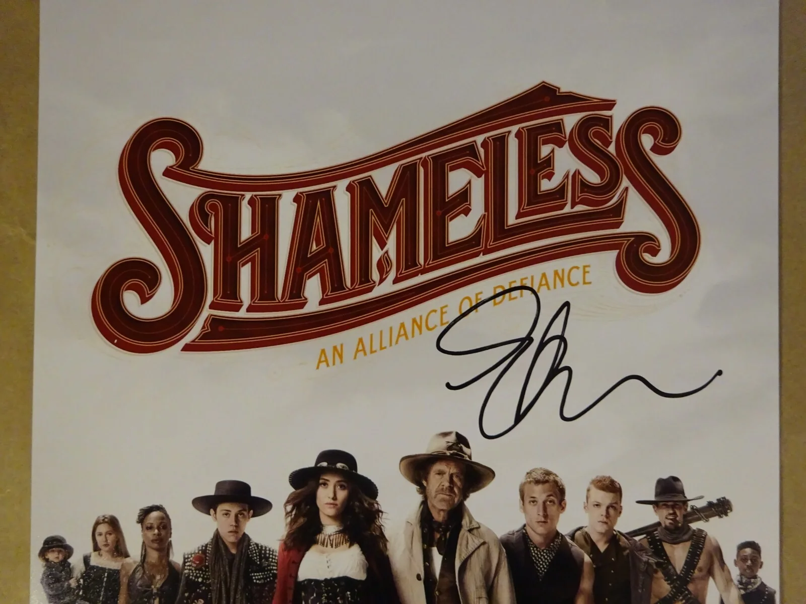 Emmy Rossum — Signed Emmy Rossum Autographed Shameless 11"x17" Photo Beckett COA, image 3