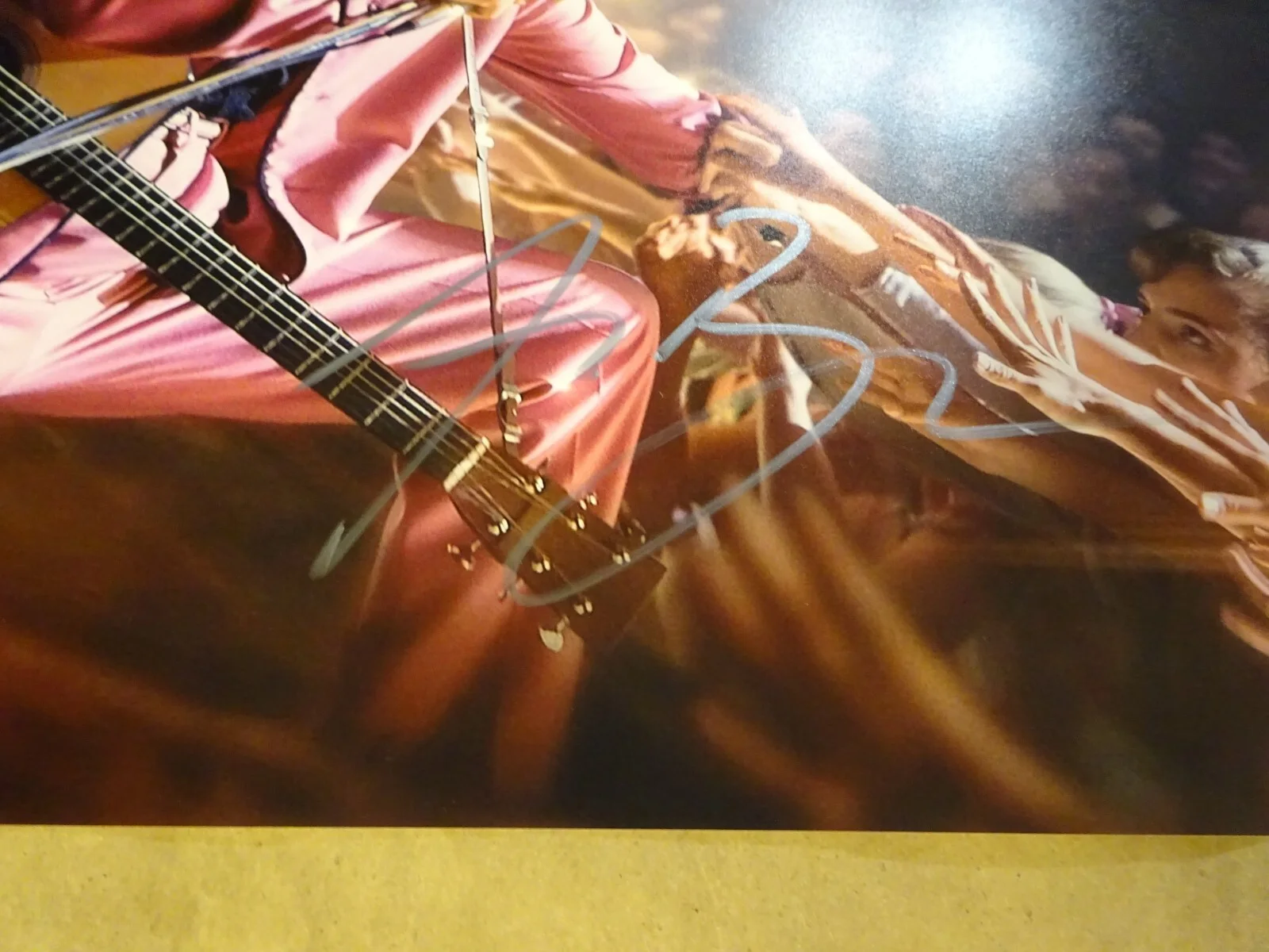 Austin Butler — Signed Austin Butler Autographed 11"x14" Photo Elvis Beckett BAS COA, изображение 3