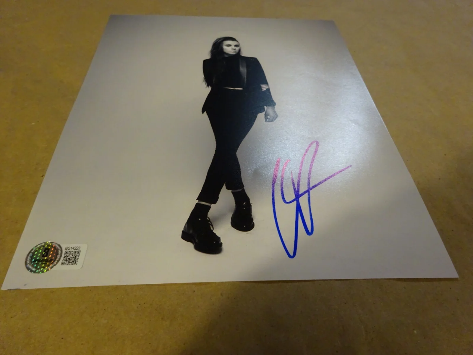 Autographed Lynn Gunn PVRIS Signed 8"x10" Photo Beckett BAS COA, изображение 2