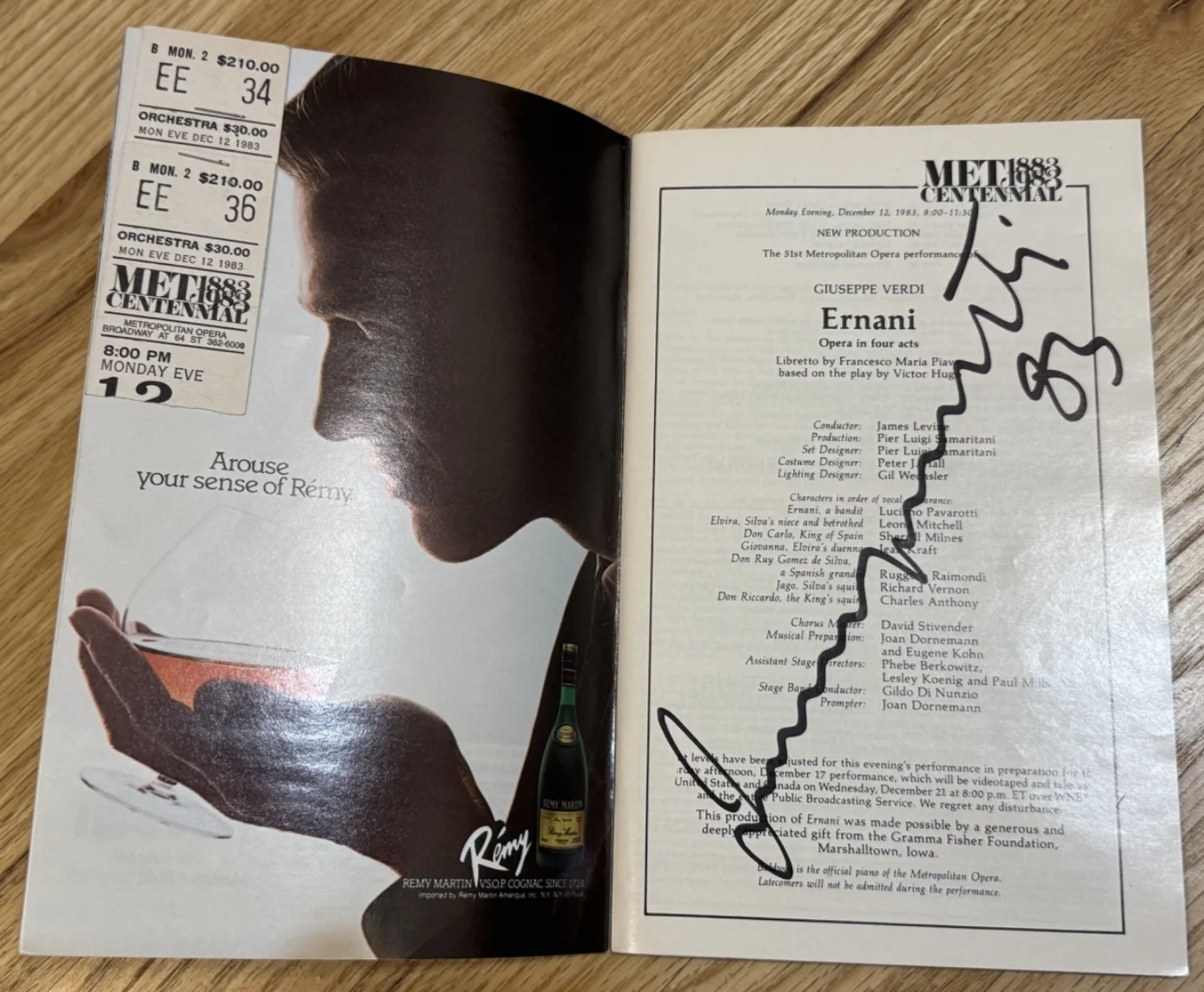 LUCIANO PAVAROTTI Pavarotti In Concert SIGNED Autographed 12/12/83 MET program, изображение 3