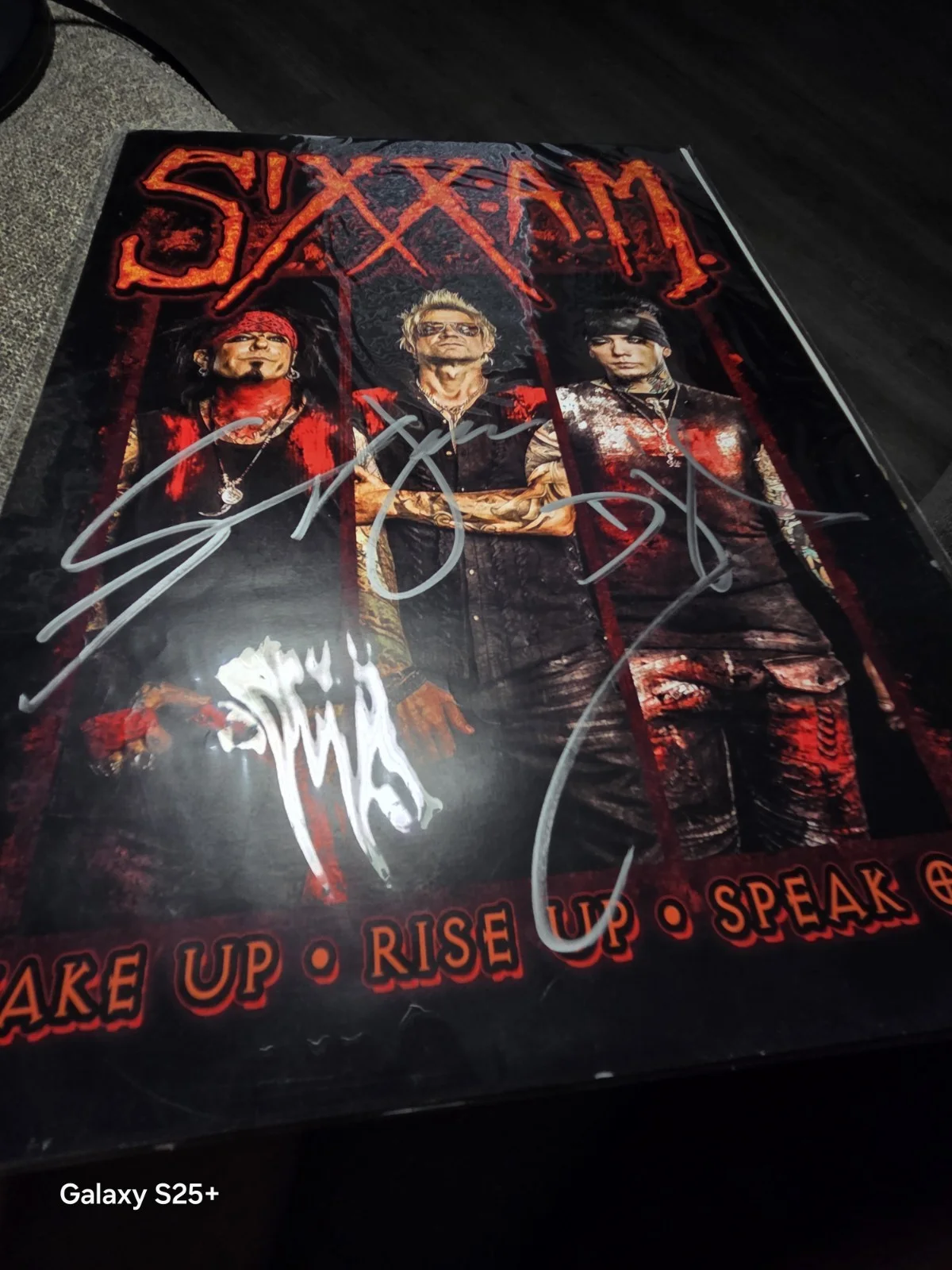 Sixx AM Signed X3 Poster Rock. Motley Crue. Nikki SIXX. DJ ASHBA .GNR, изображение 3