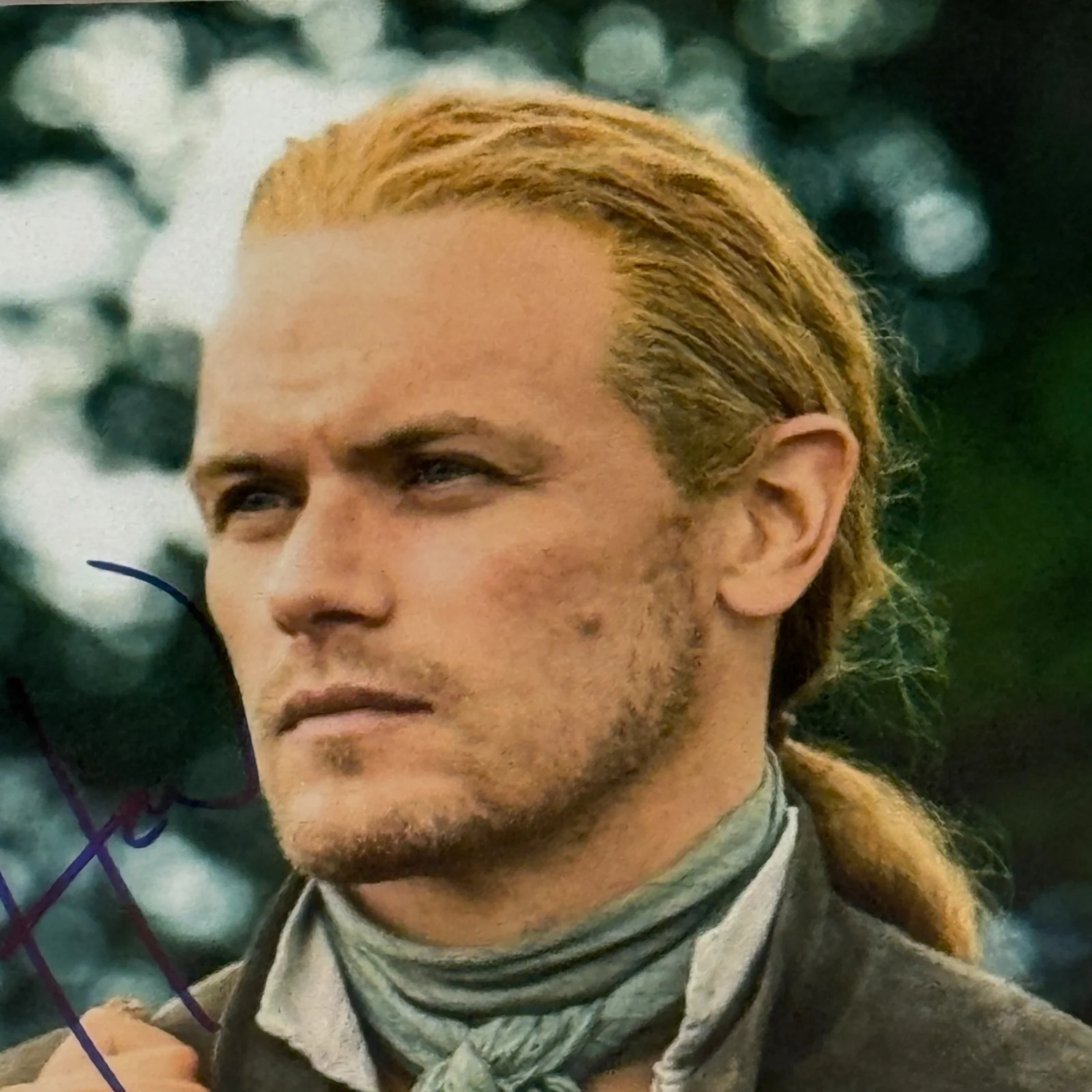 Sam Heughan — OUTLANDER SAM HEUGHAN SIGNED AUTOGRAPHED 8X10 PHOTOGRAPH W/MATCHING HOLOGRAM COA, image 2