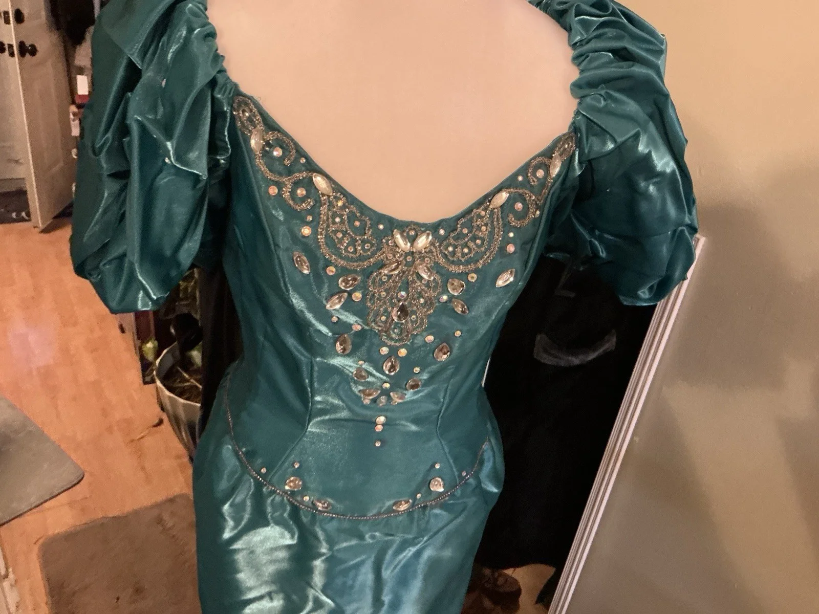 LORETTA LYNN RHINESTONE DRESS SHE WORE AND AUTOGRAPHED OUR QUEEN OF COUNTRY MUS, изображение 4