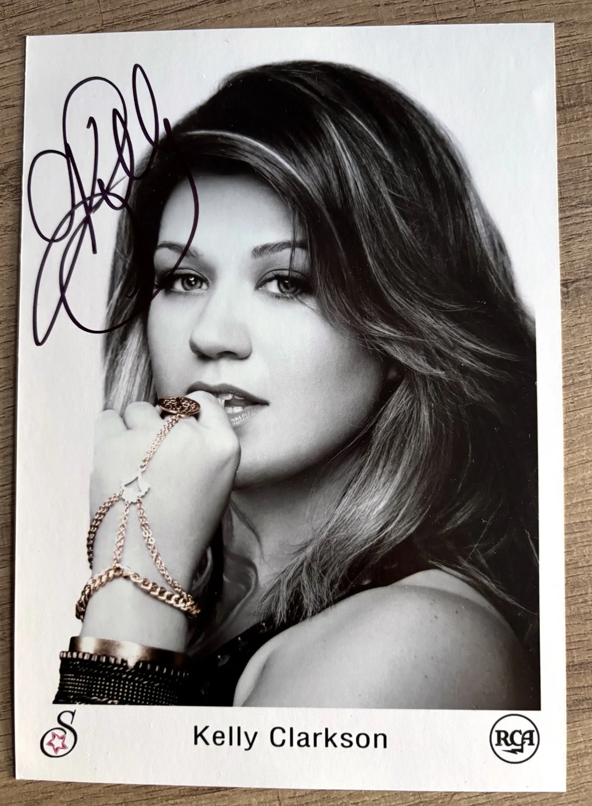 KELLY CLARKSON "American Idol" hand Signed 5X7 PHOTO Singer-Songwriter Stronger, изображение 2