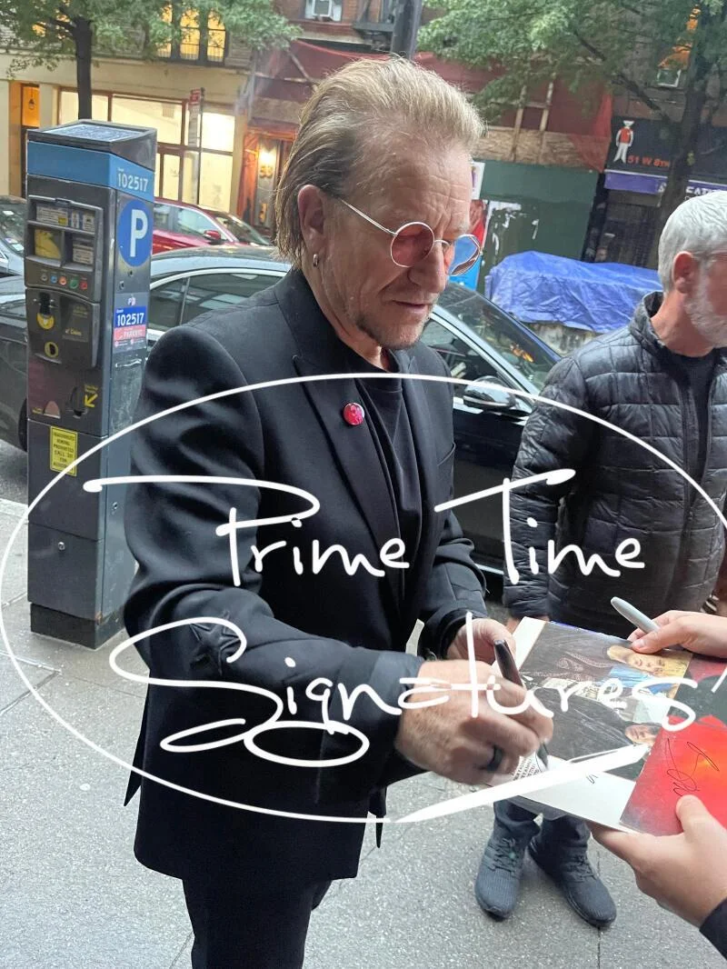 Bono — Bono U2 Signed 11x14 Photo Authentic Autograph Beckett LOA, изображение 2
