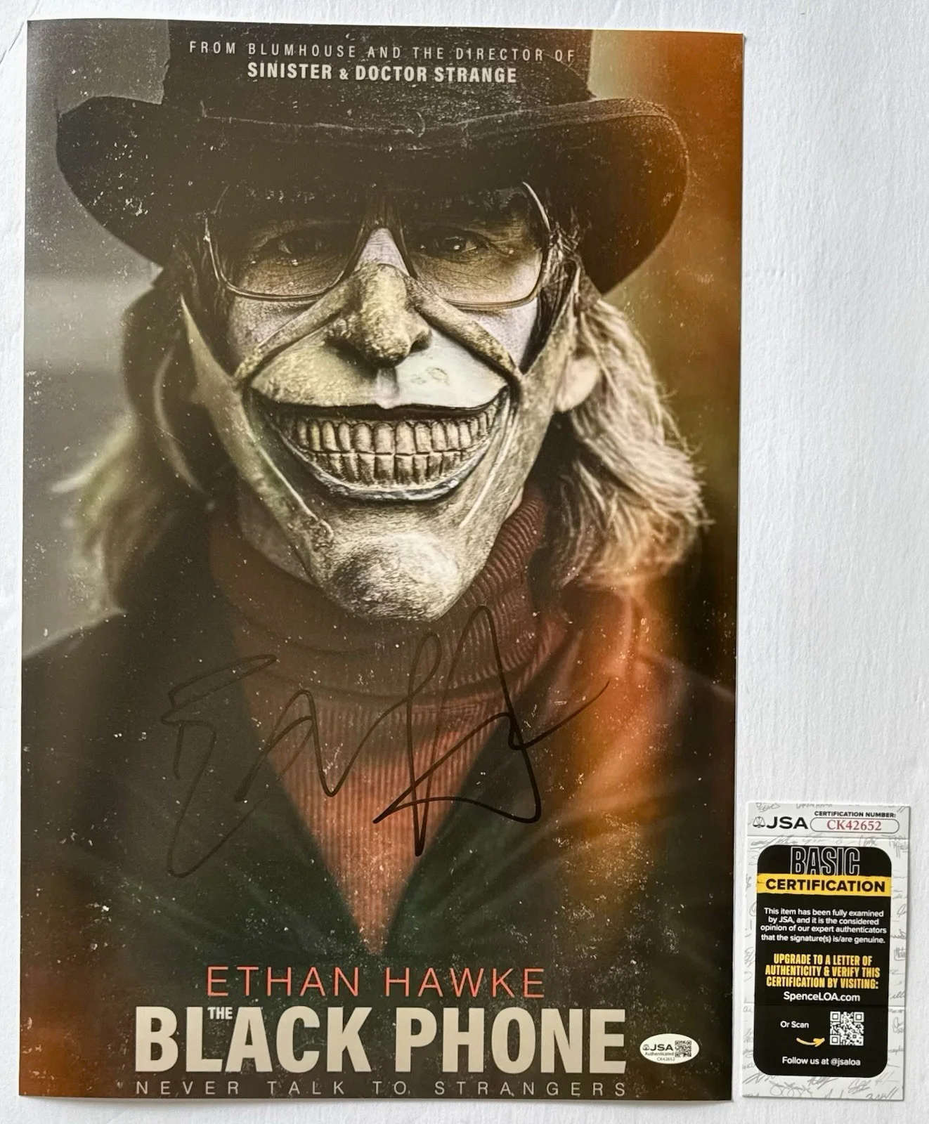 ETHAN HAWKE — ETHAN HAWKE HAND SIGNED AUTOGRAPH "BLACK PHONE" 12X18 MOVIE PHOTO +JSA COA., изображение 3