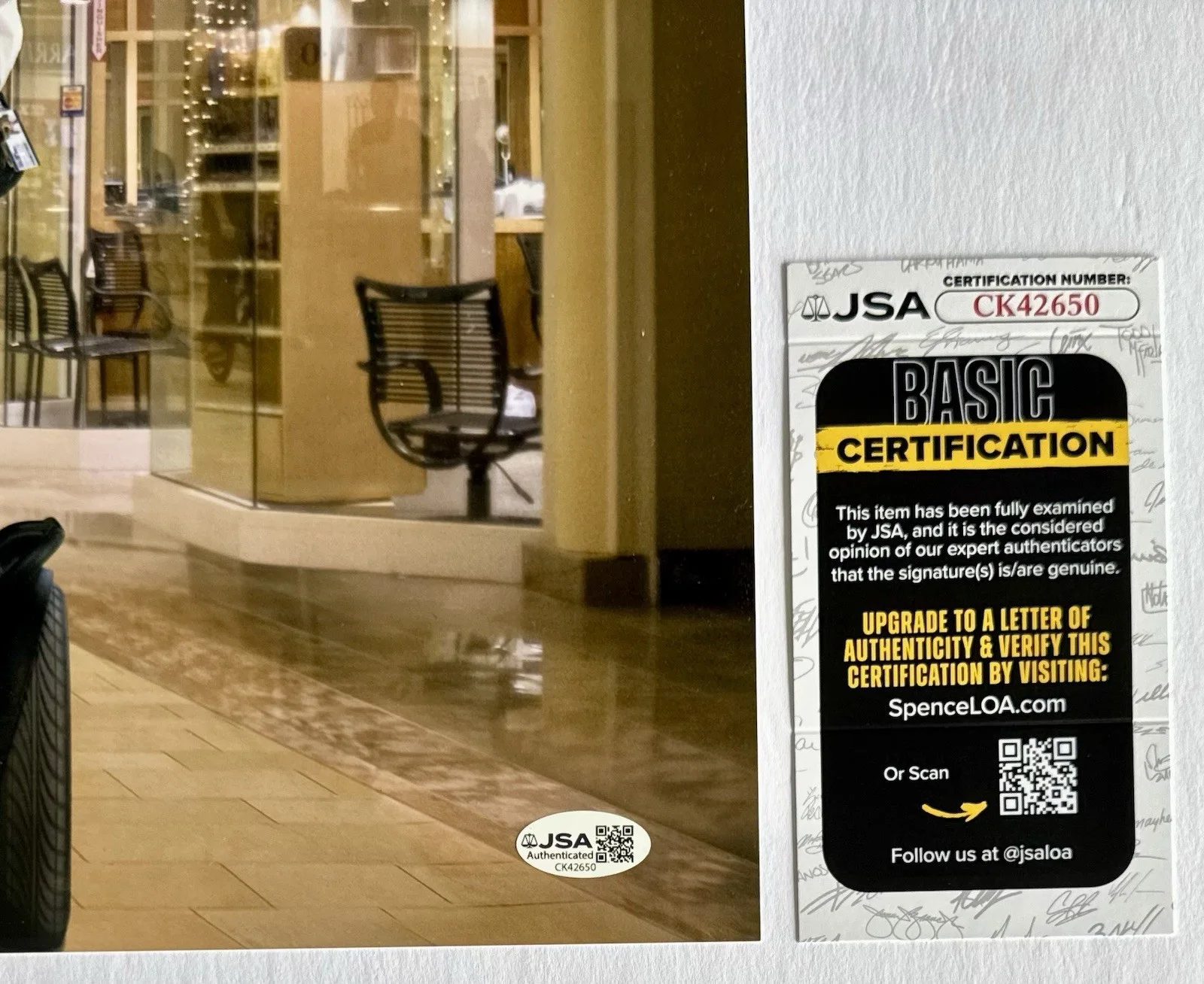 KEVIN JAMES — KEVIN JAMES HAND SIGNED AUTOGRAPH 'PAUL BLART MALL COP' 11X14 PHOTO W/ JSA COA, изображение 4