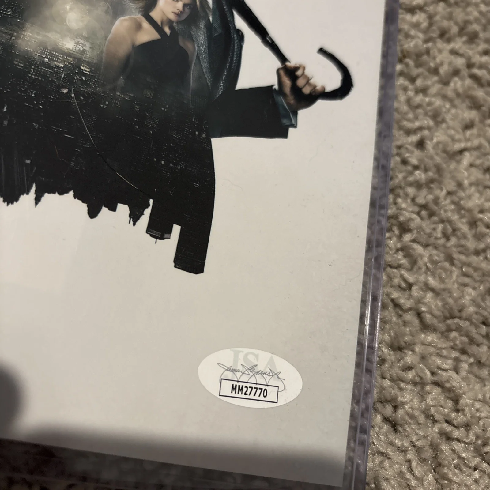 JSA COA Carmen Bicondova Signed 8x10 Gotham Photo Catwoman Autograph, изображение 3
