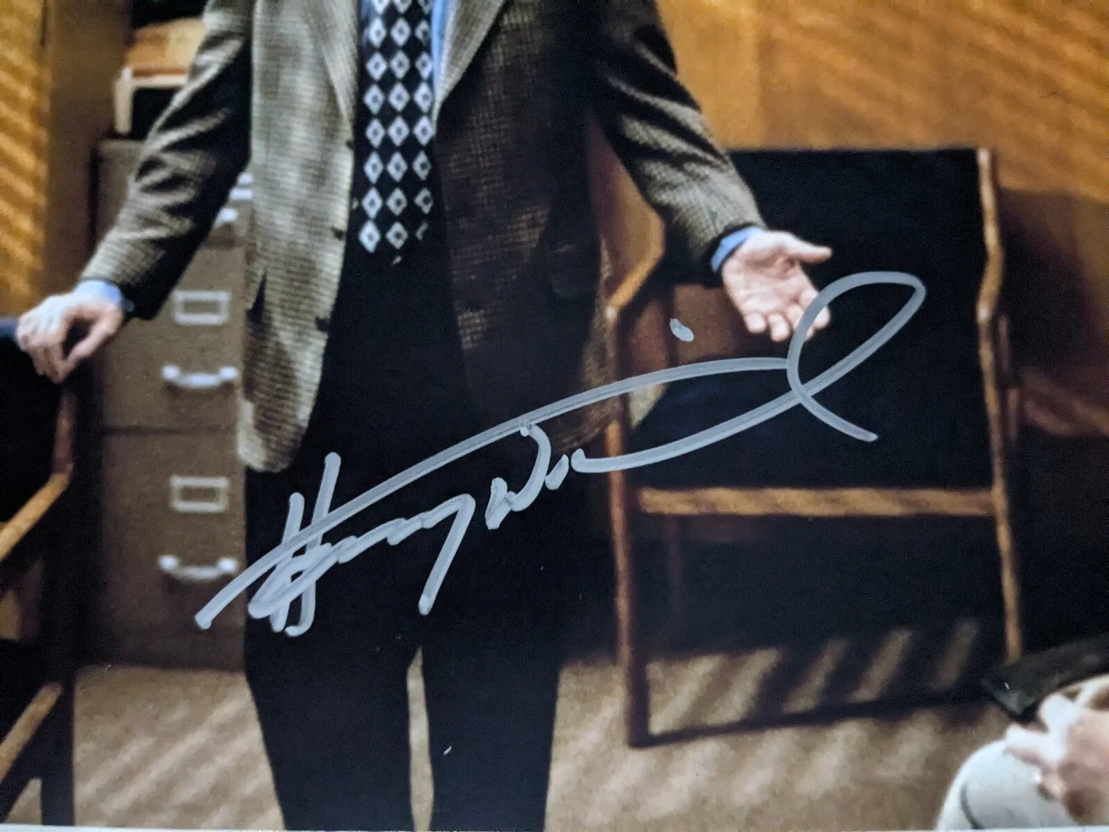 Henry Winkler — HENRY WINKLER Signed 8x10 Photo Scream Principal Himbry Autograph JSA COA C, image 2