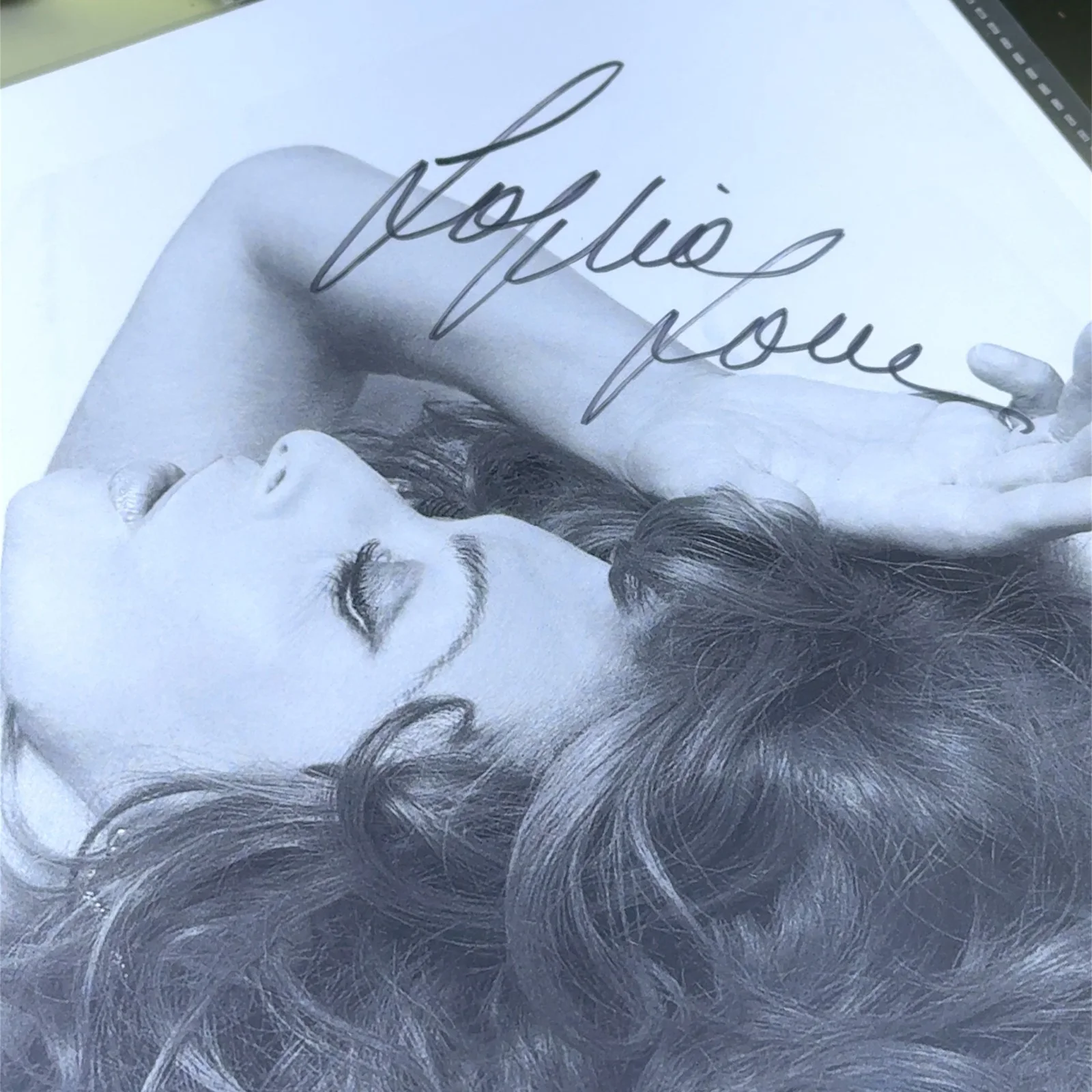 Sophia Loren Signed Photo 11" x 8 1/2" JSA Certified KK37655, image 3