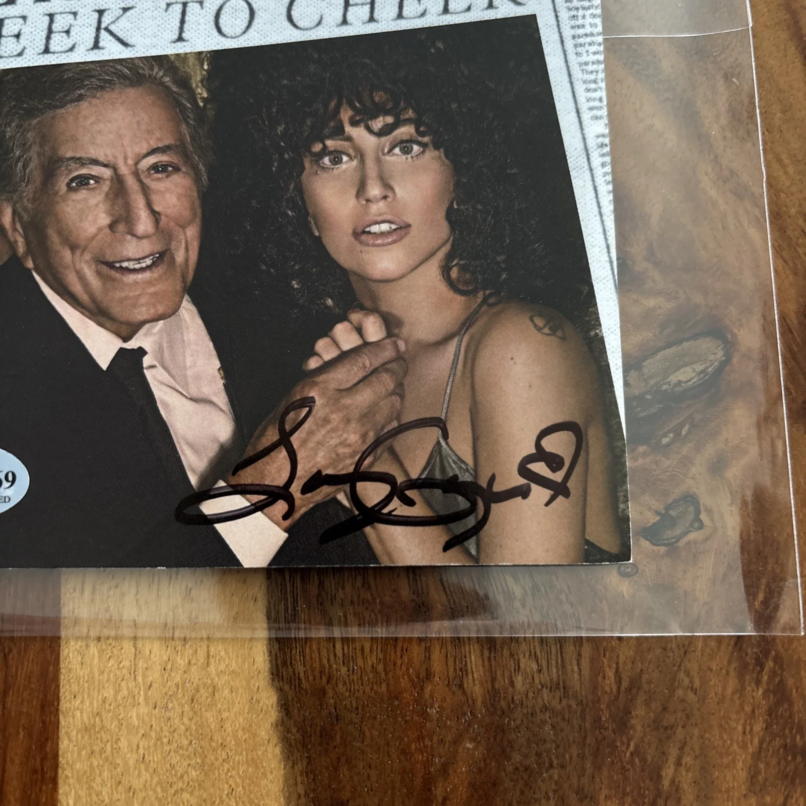 Lady Gaga Cheek to Cheek CD Tony Bennett Booklet Autographed Signed Beckett Auth, изображение 2